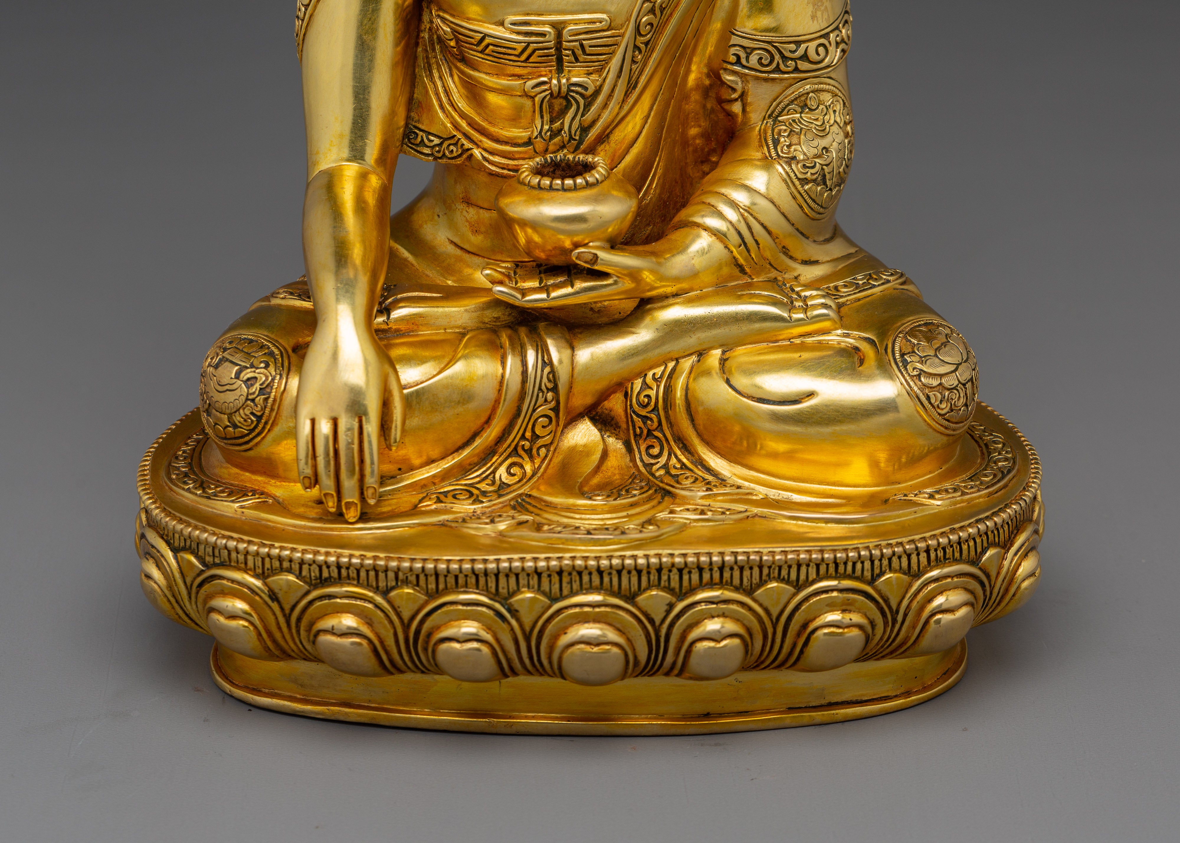 Peaceful Icon Shakyamuni Buddha | Seated Enlightened One