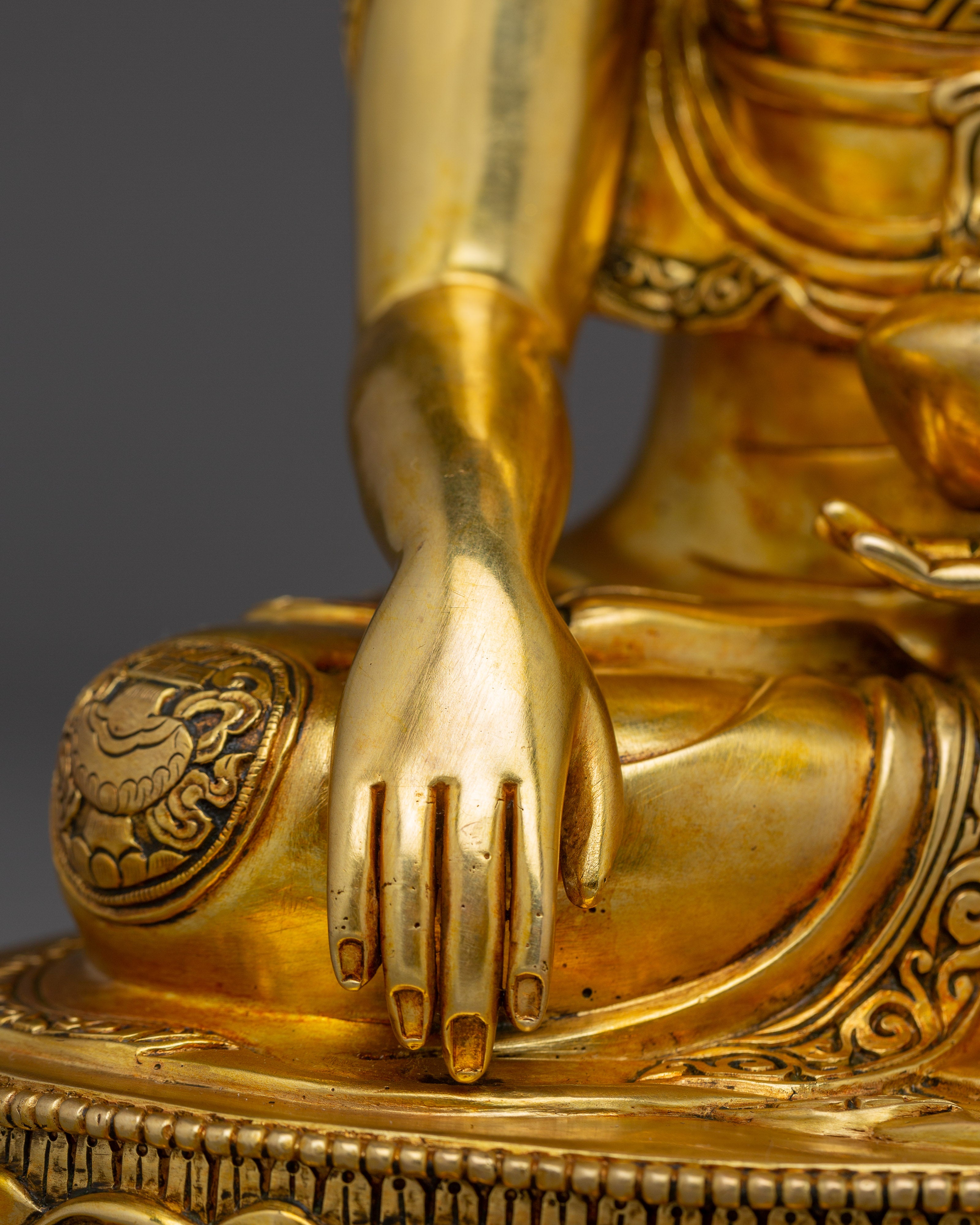 Peaceful Icon Shakyamuni Buddha | Seated Enlightened One