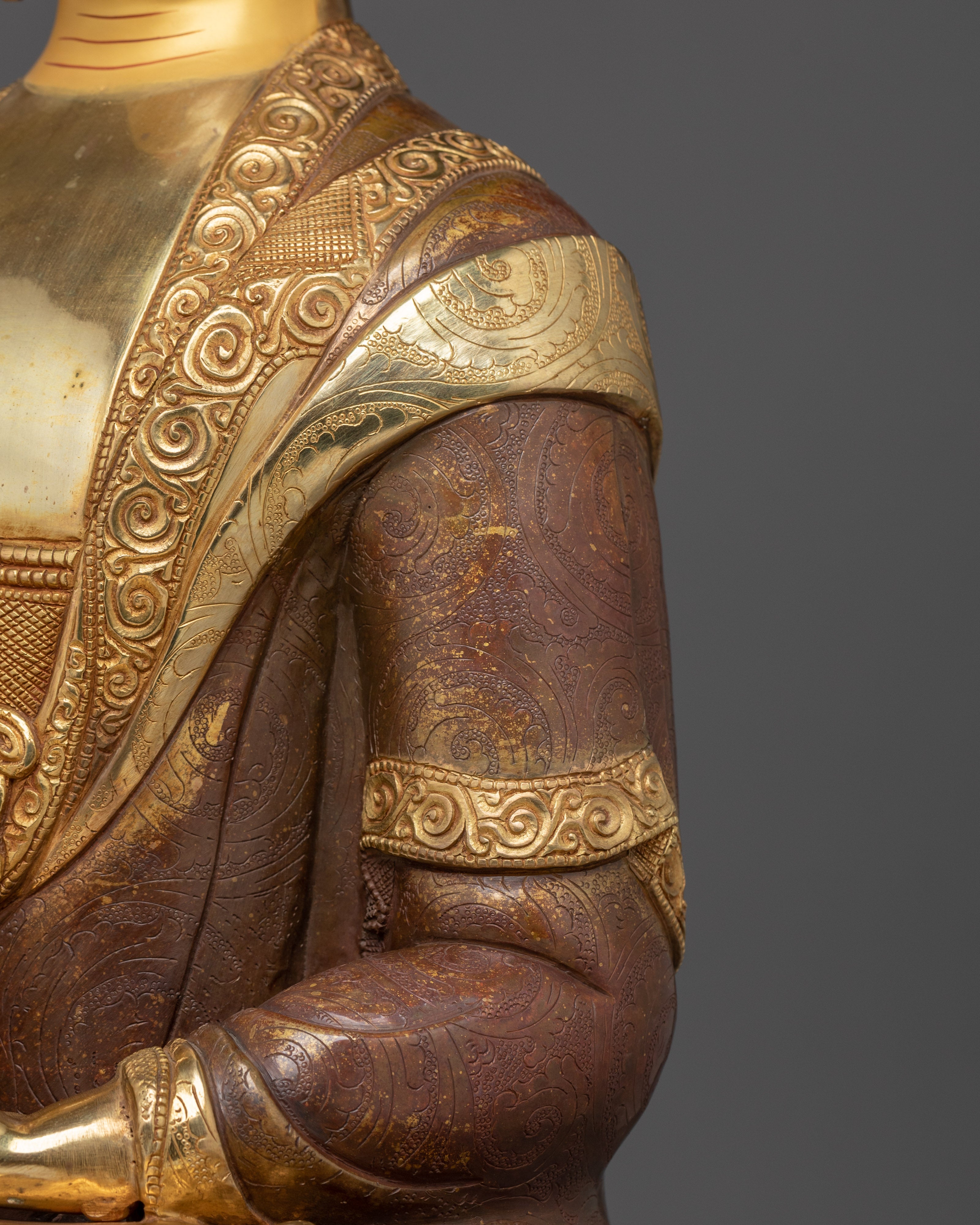 Shakyamuni Buddha Statue in Copper with 24K Gold Gilding | Spiritual Decor