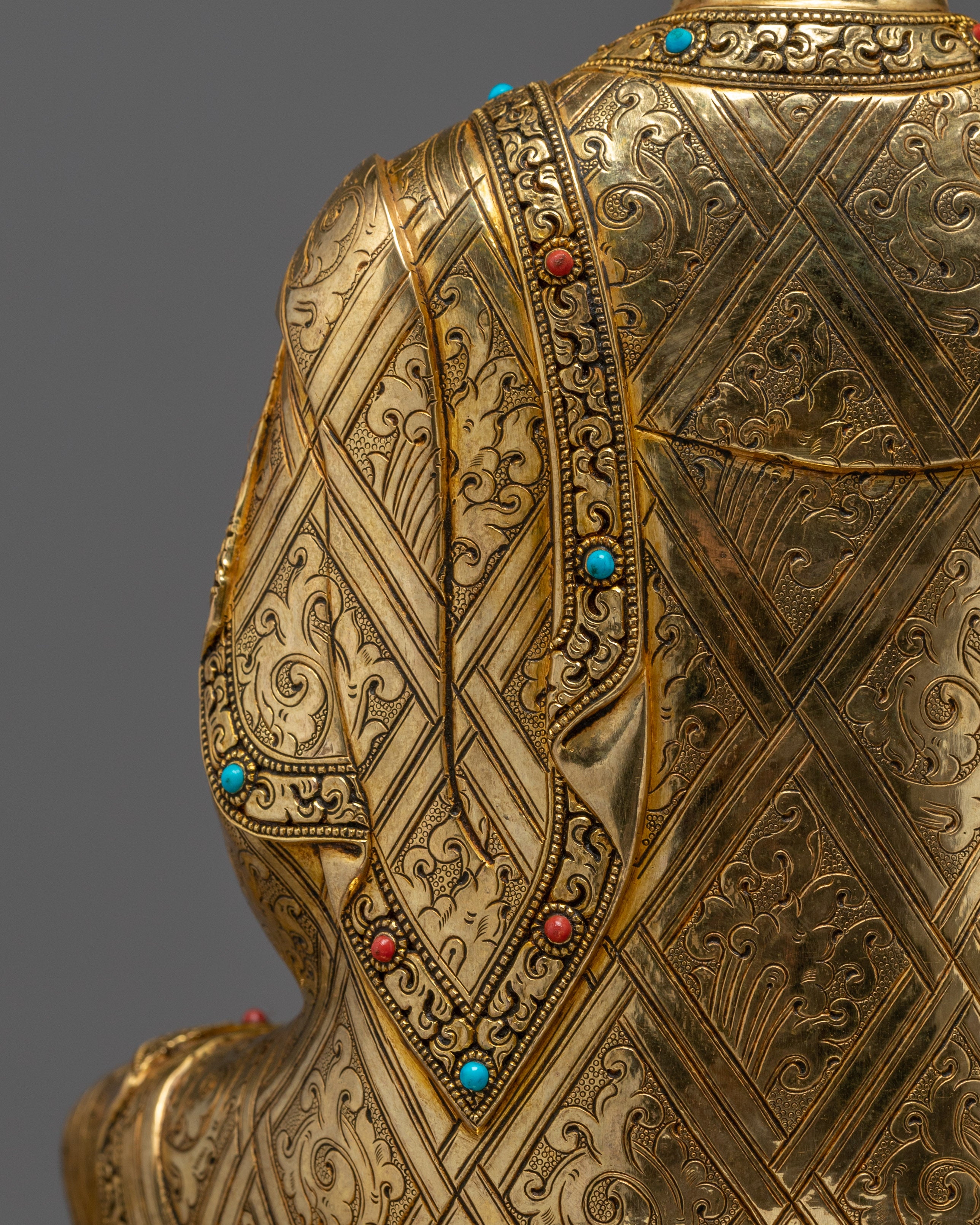 Peace and Enlightenment with the Shakyamuni Buddha in Throne Statue