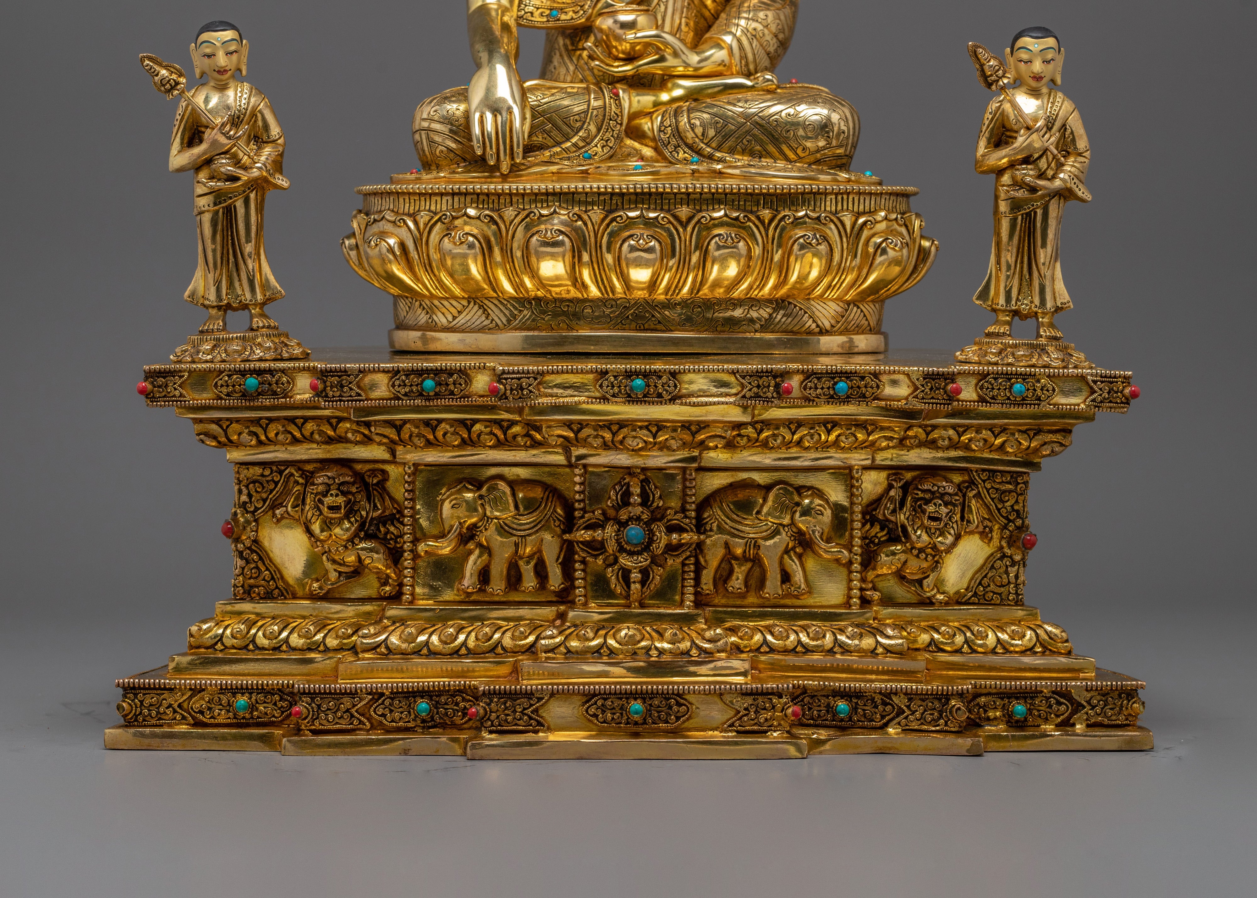 Peace and Enlightenment with the Shakyamuni Buddha in Throne Statue