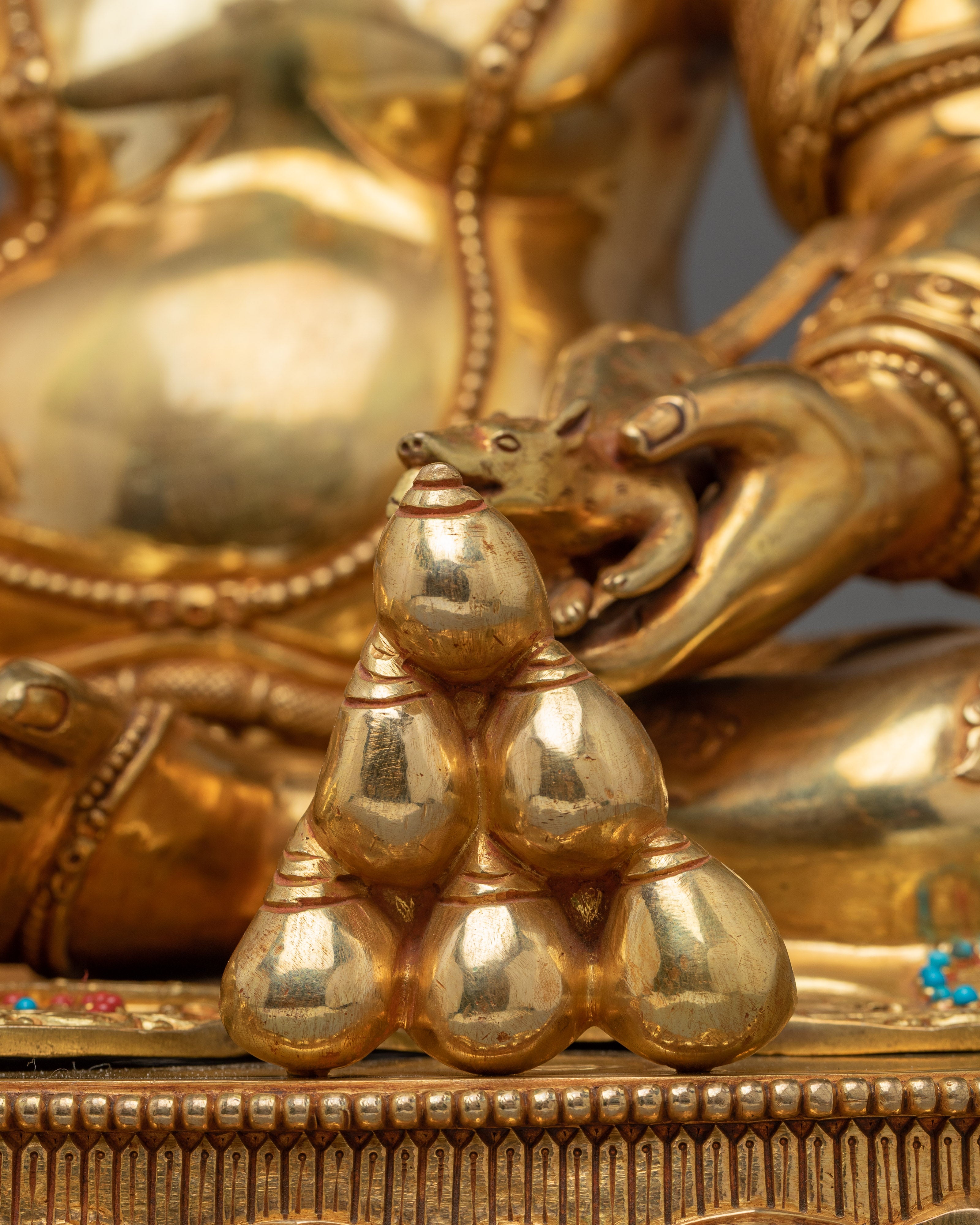 Radiant Dzambhala Statue: Buddhist Wealth God