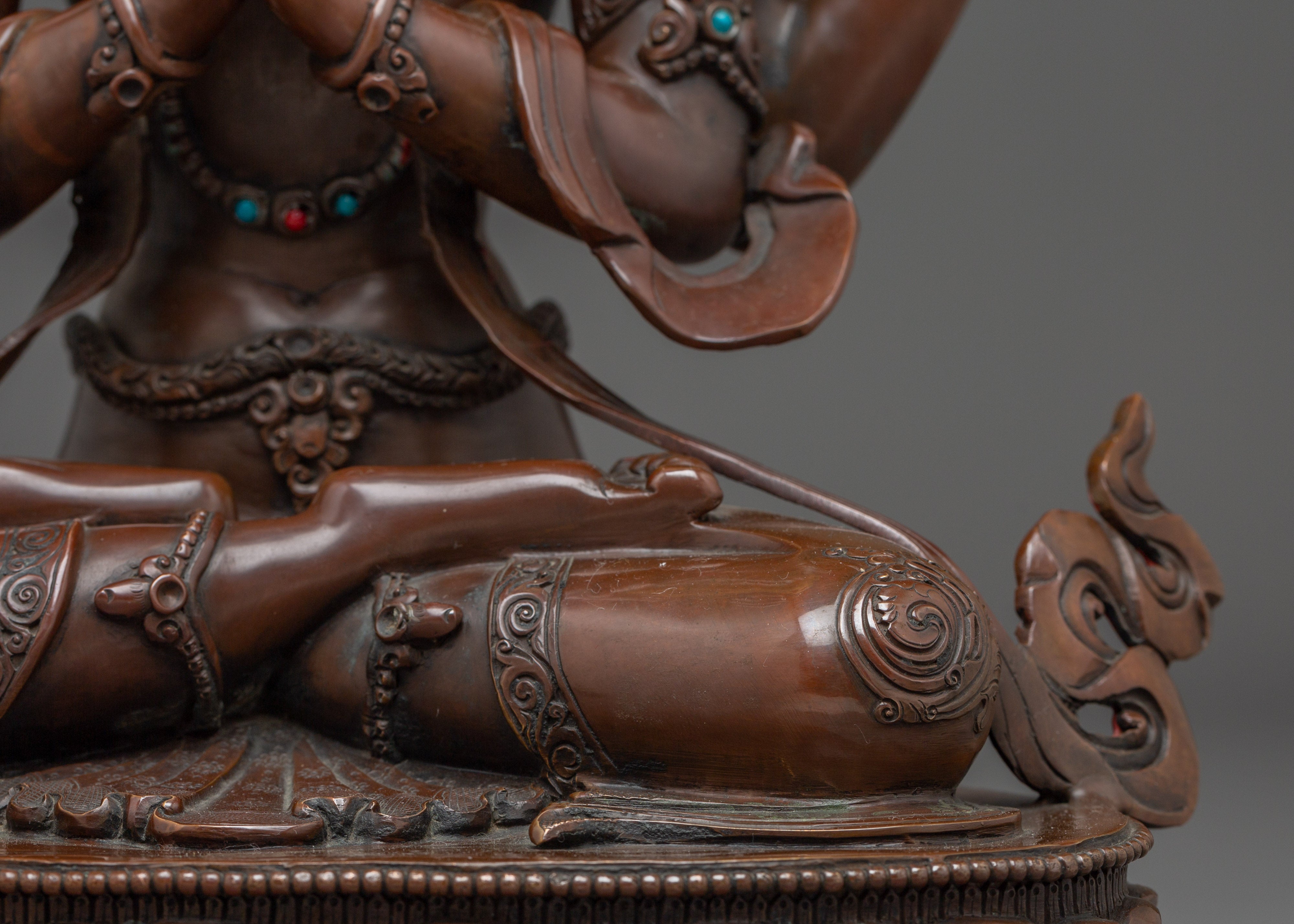 Chenrezig Statue: Embodiment of Compassion and Mercy