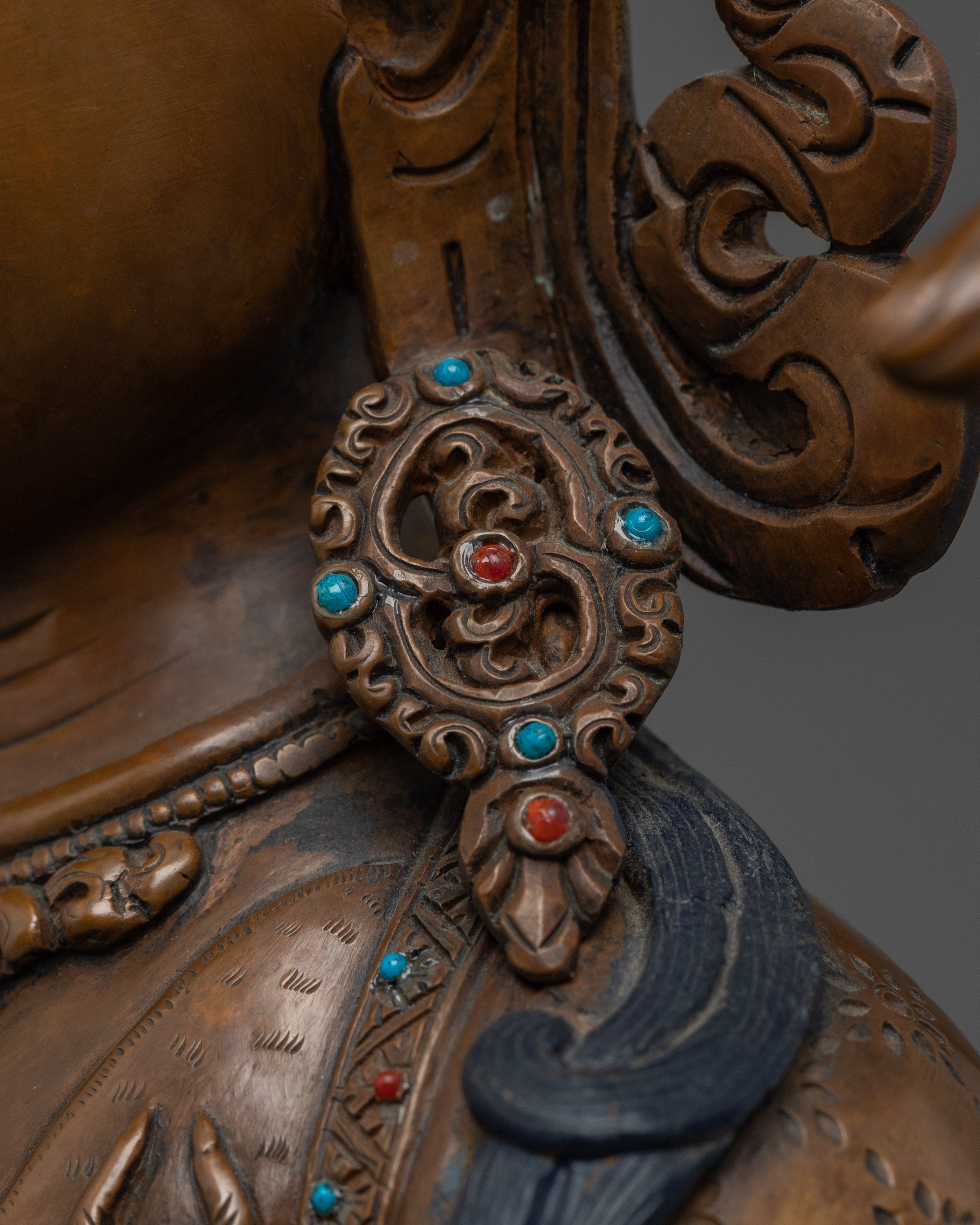 Chenrezig Figurine: Guardian of Love and Compassion