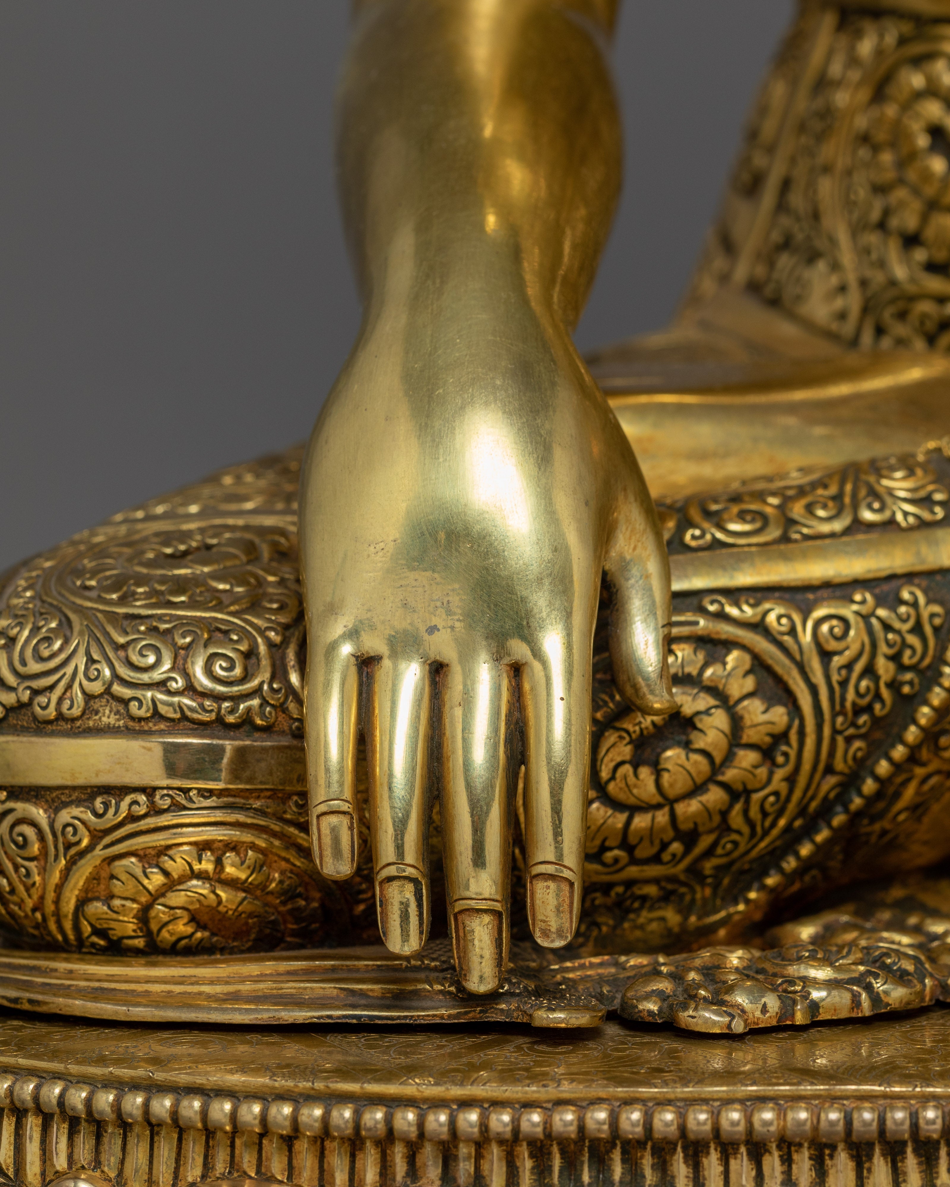 Shakyamuni Buddha Statue: The Divine Dharma Teacher