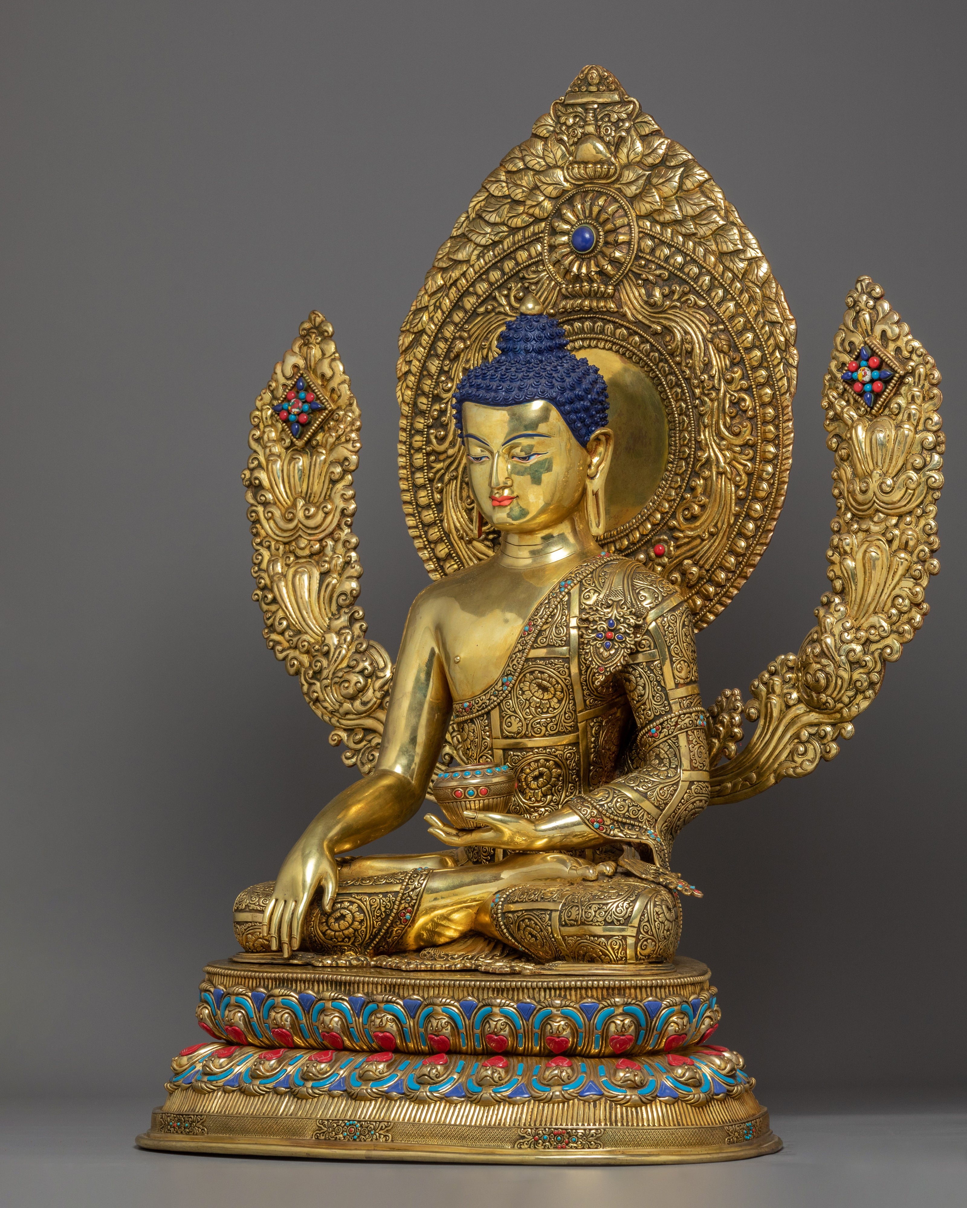Shakyamuni Buddha Statue: The Divine Dharma Teacher