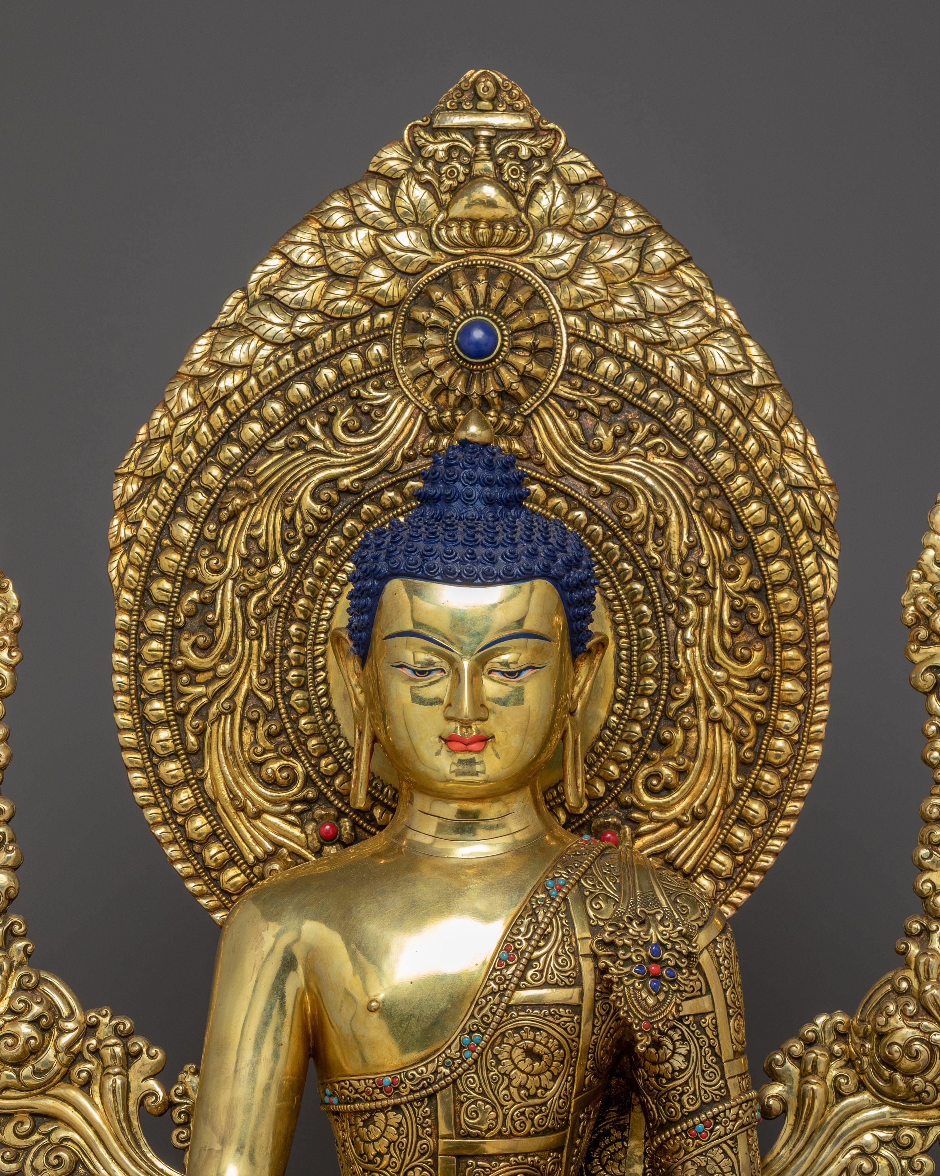 Shakyamuni Buddha Statue: The Divine Dharma Teacher