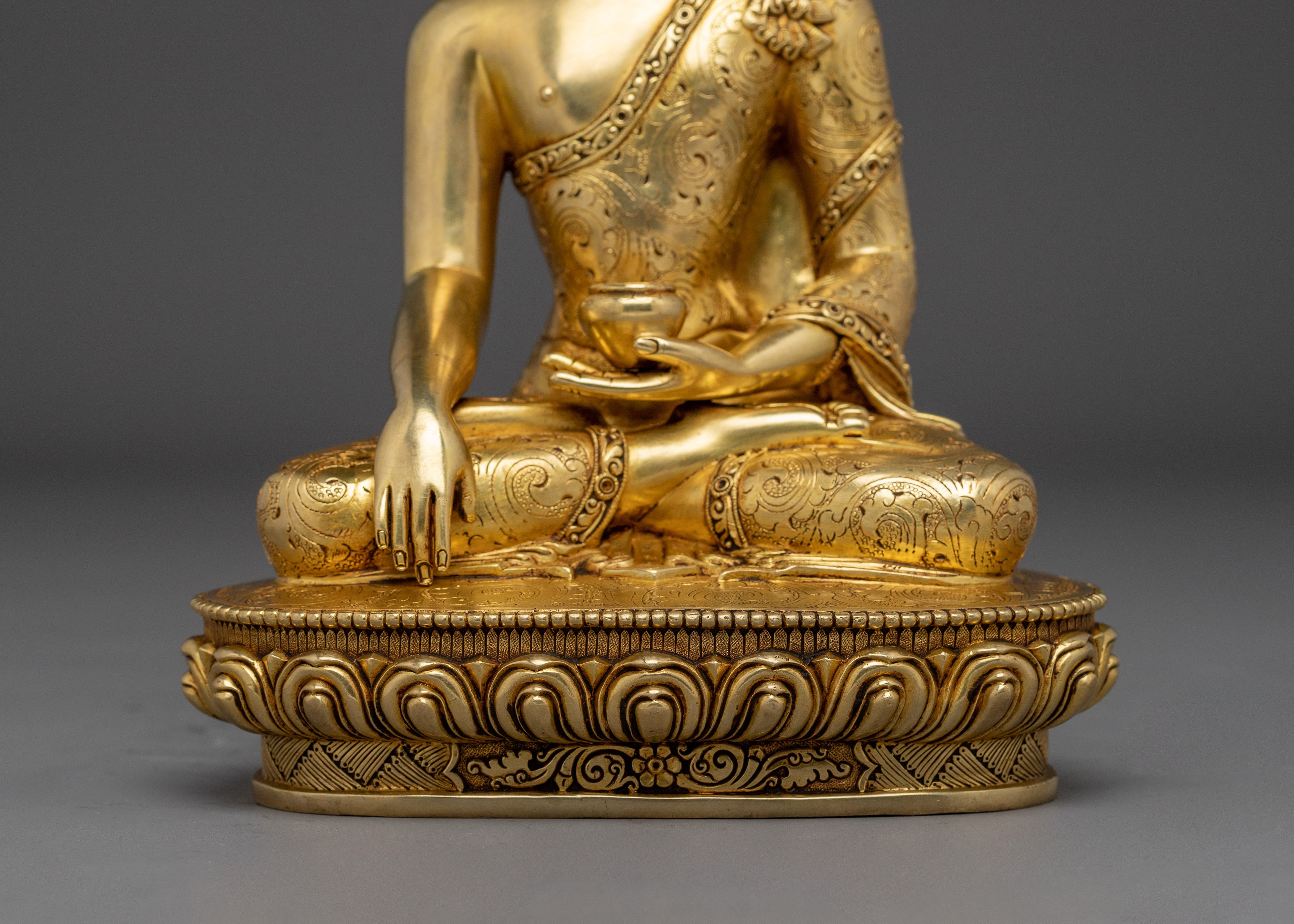 Gautama Buddha Statue: Sage of the Shakyas