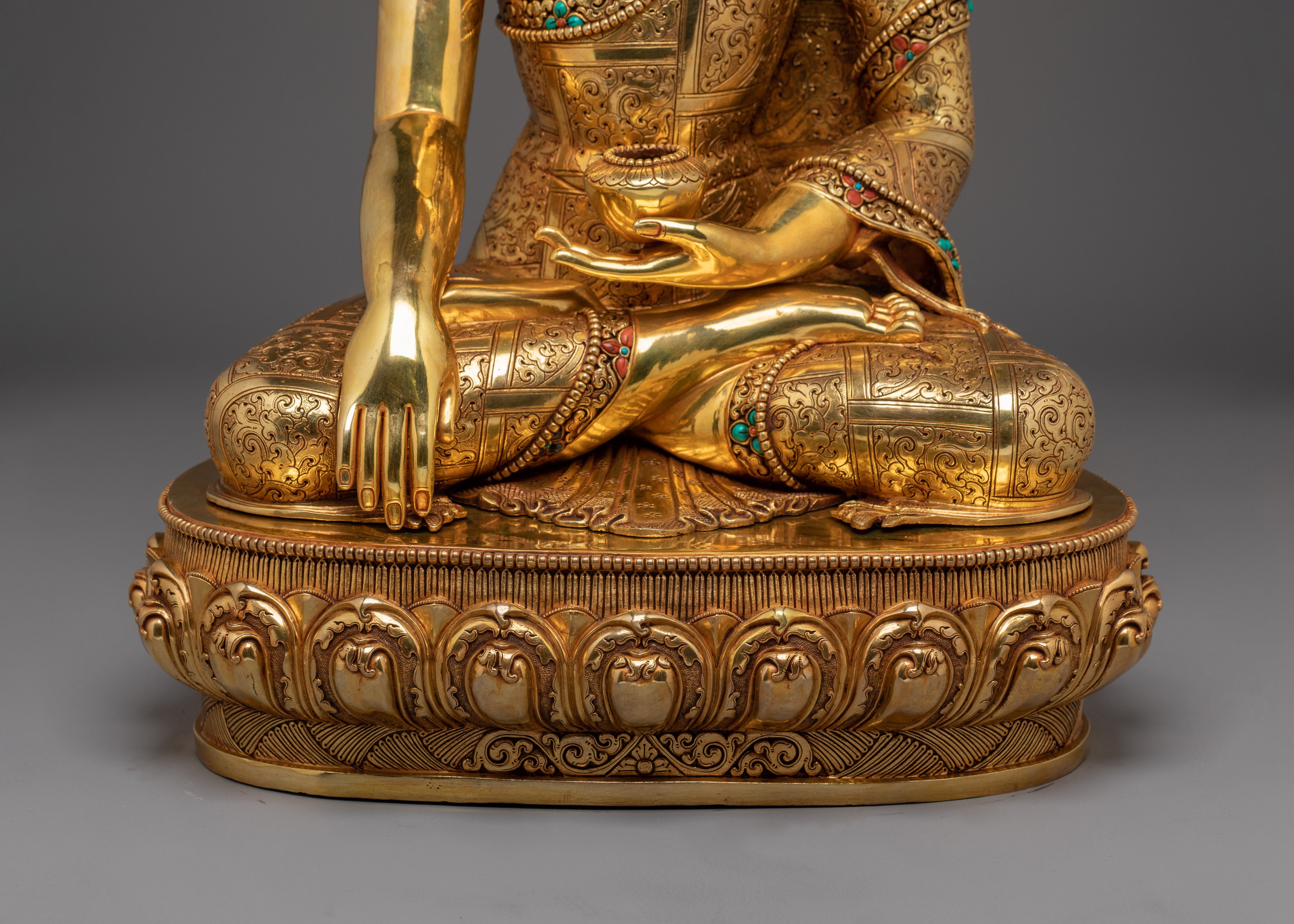 Enlightened Golden Shakyamuni Buddha Artwork | Mindfulness Sculpture