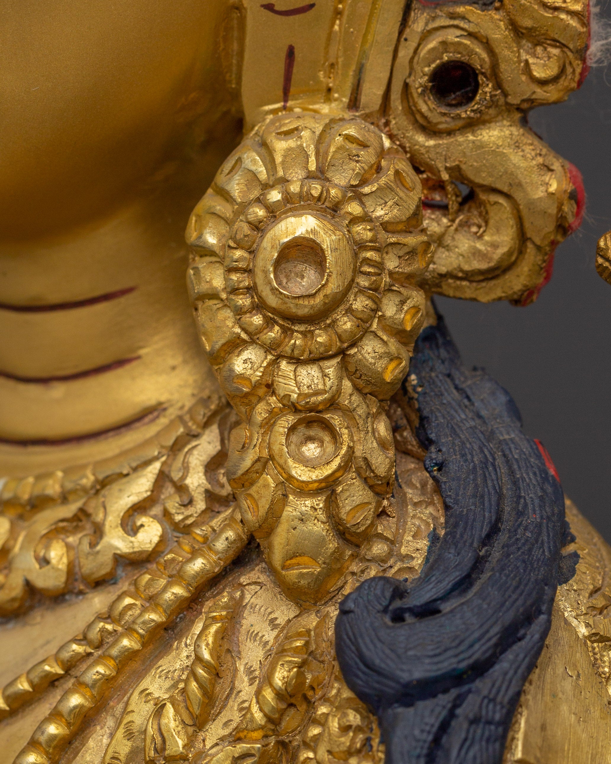 Radiant Chenrezig Statue: The Compassionate Bodhisattava