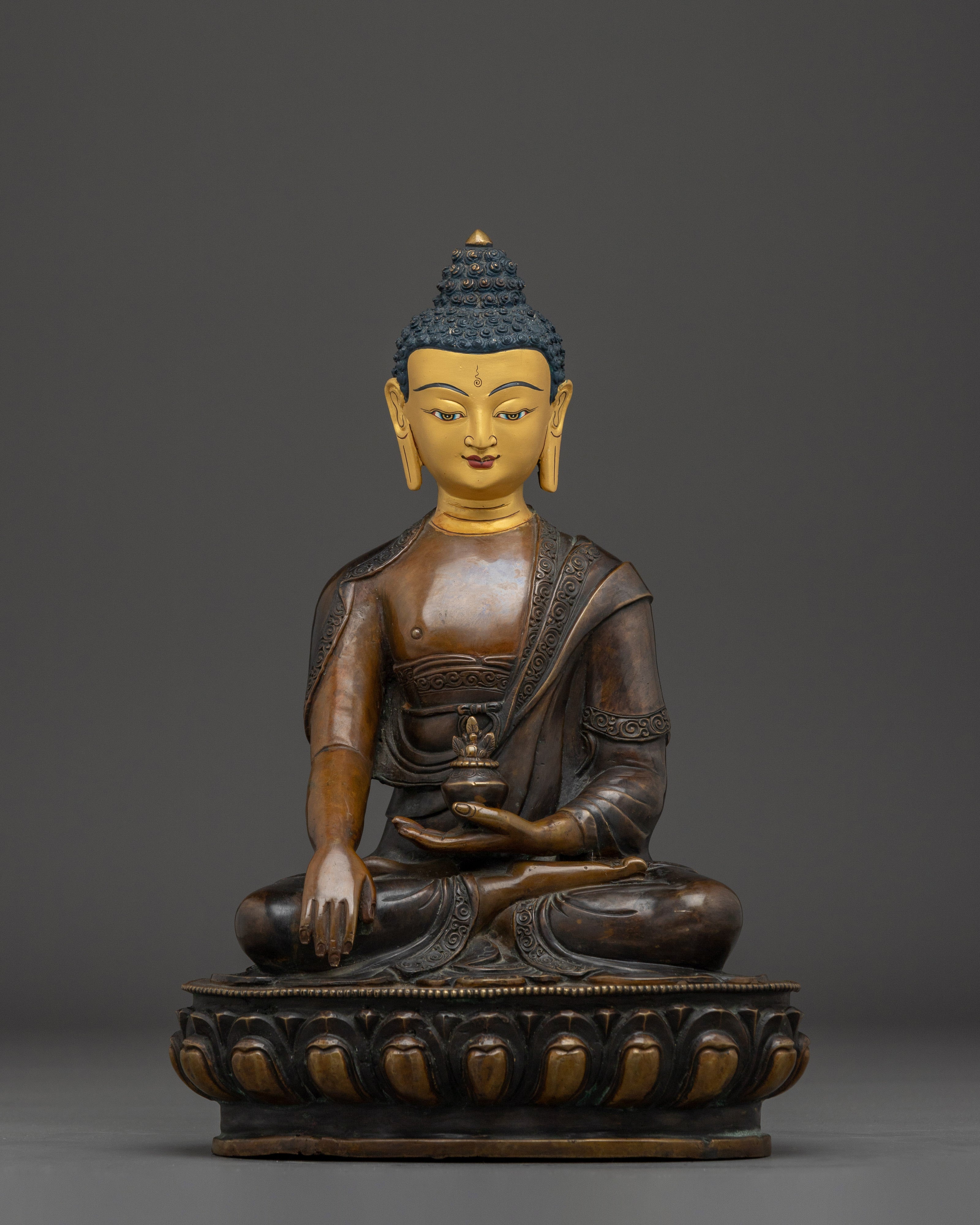 Shakyamuni Buddha Statue: The Founder of Dharma