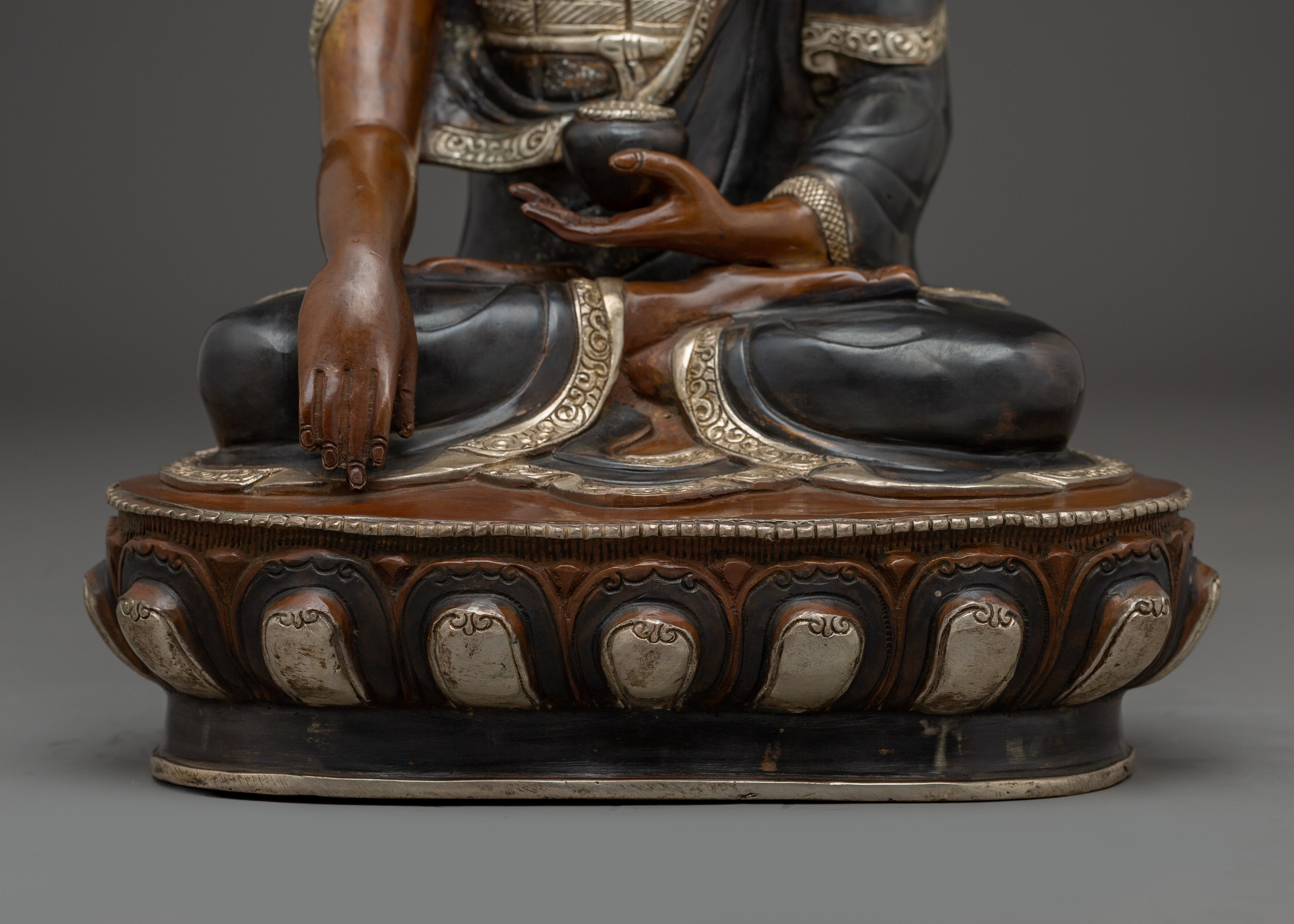 Shakyamuni Buddha Statue: The Sage of the Shakyas