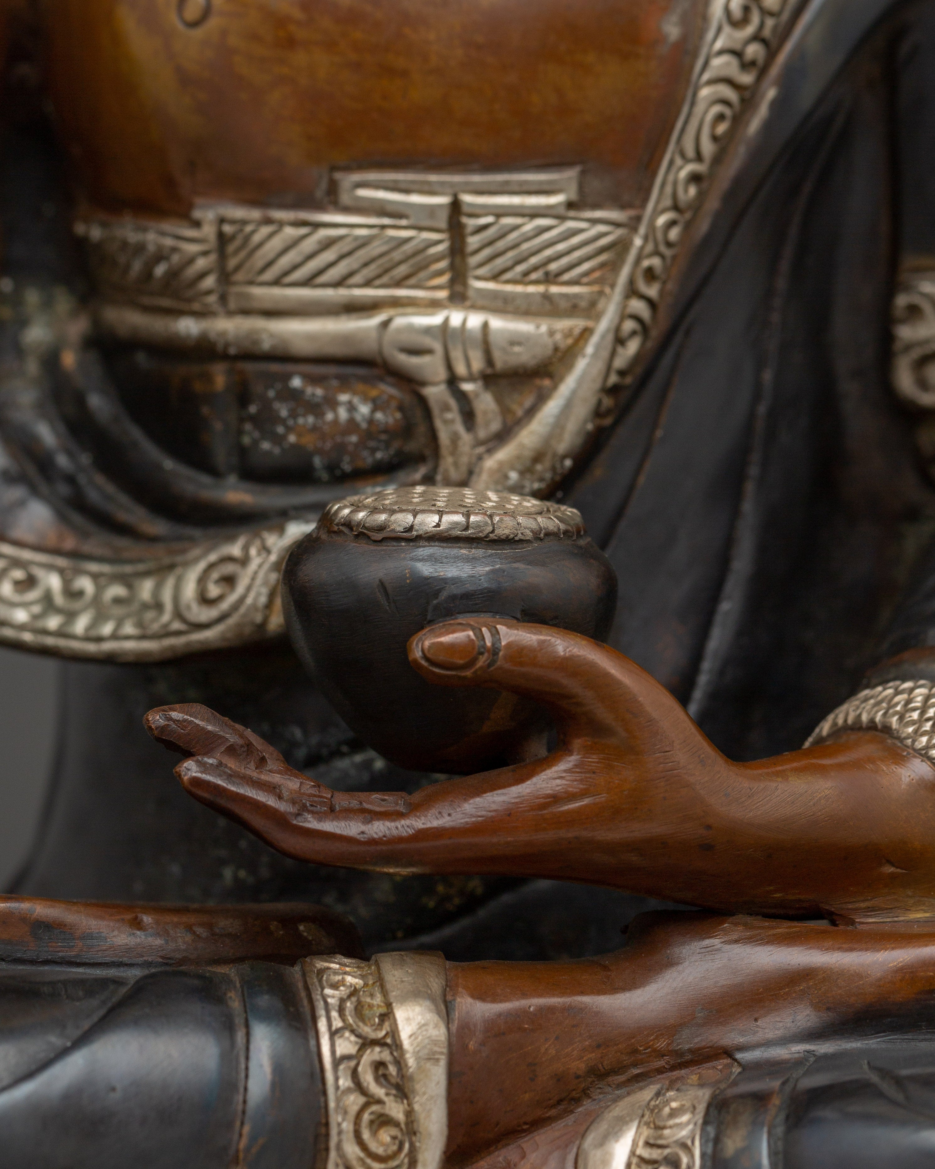 Shakyamuni Buddha Statue: The Sage of the Shakyas