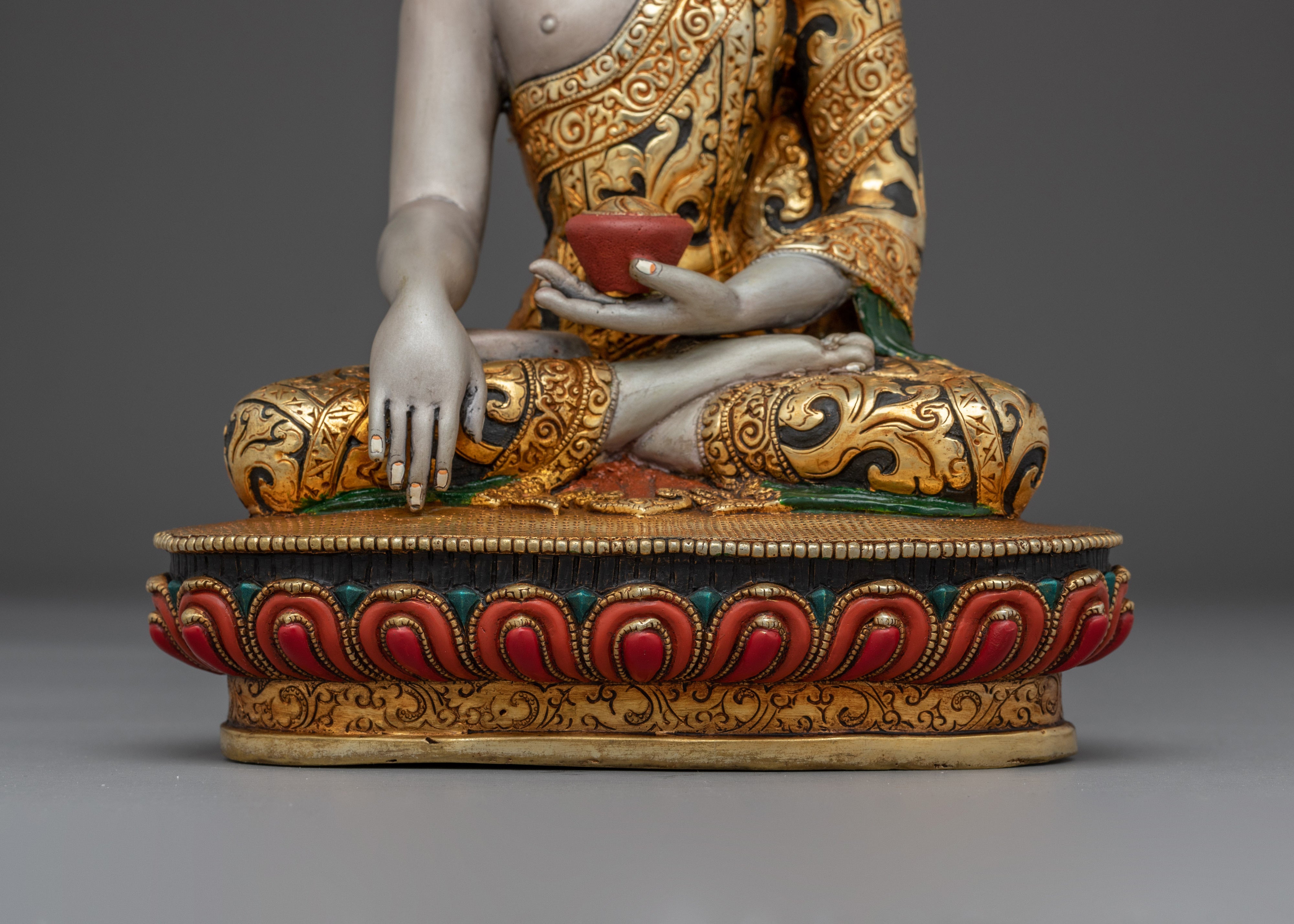 Shakyamuni Buddha Statue: Handmade Copper Artwork