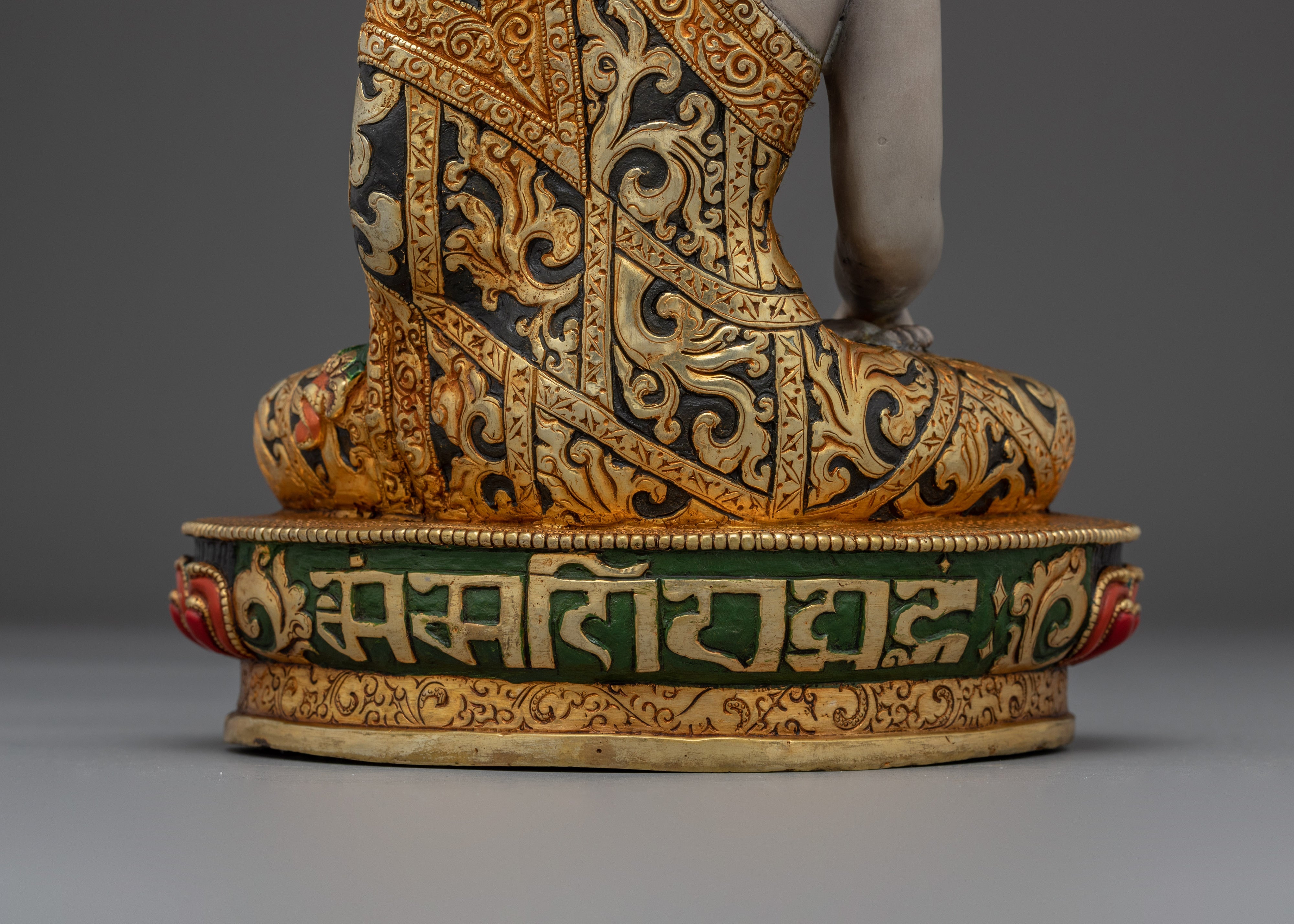 Shakyamuni Buddha Statue: Handmade Copper Artwork