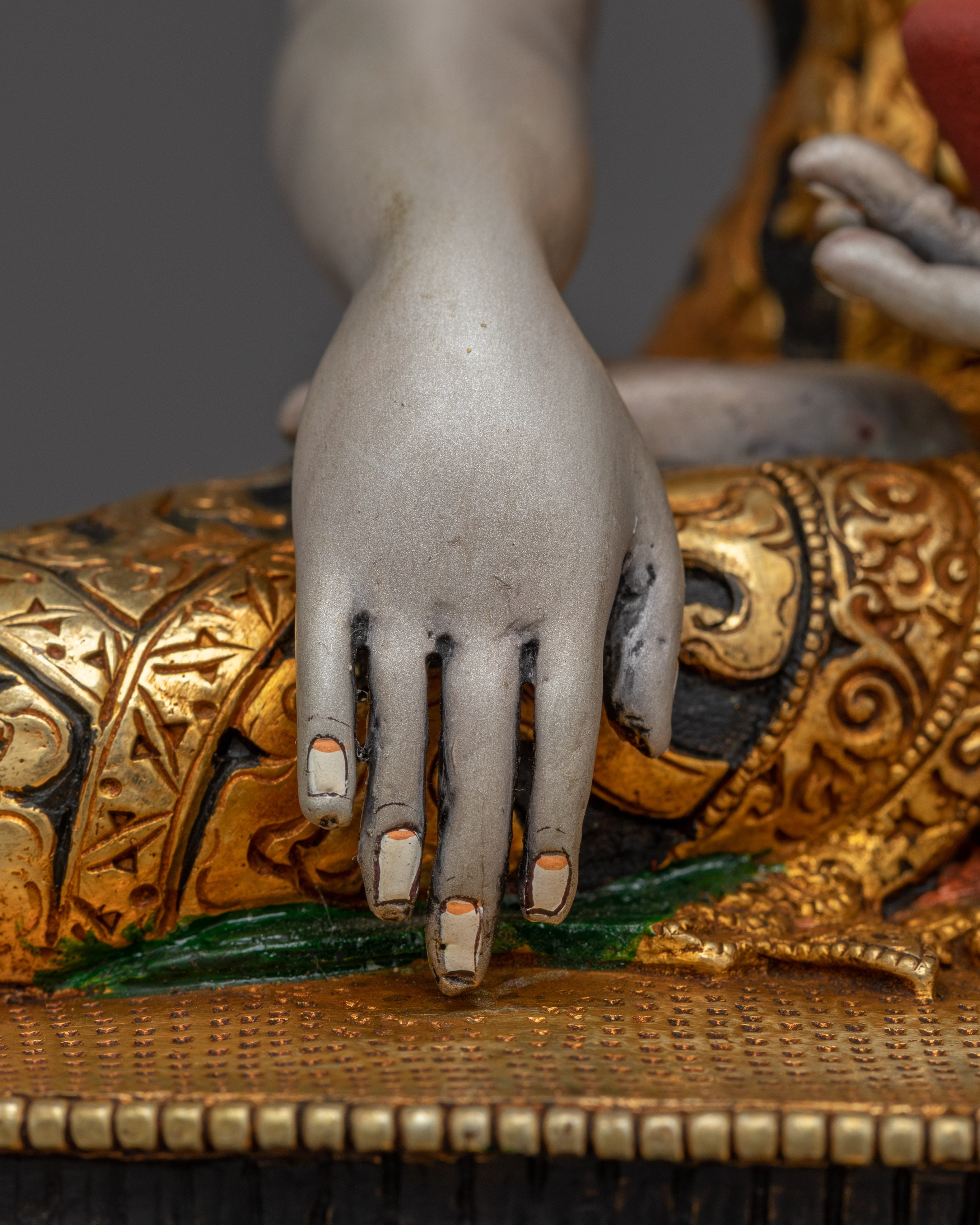 Shakyamuni Buddha Statue: Handmade Copper Artwork