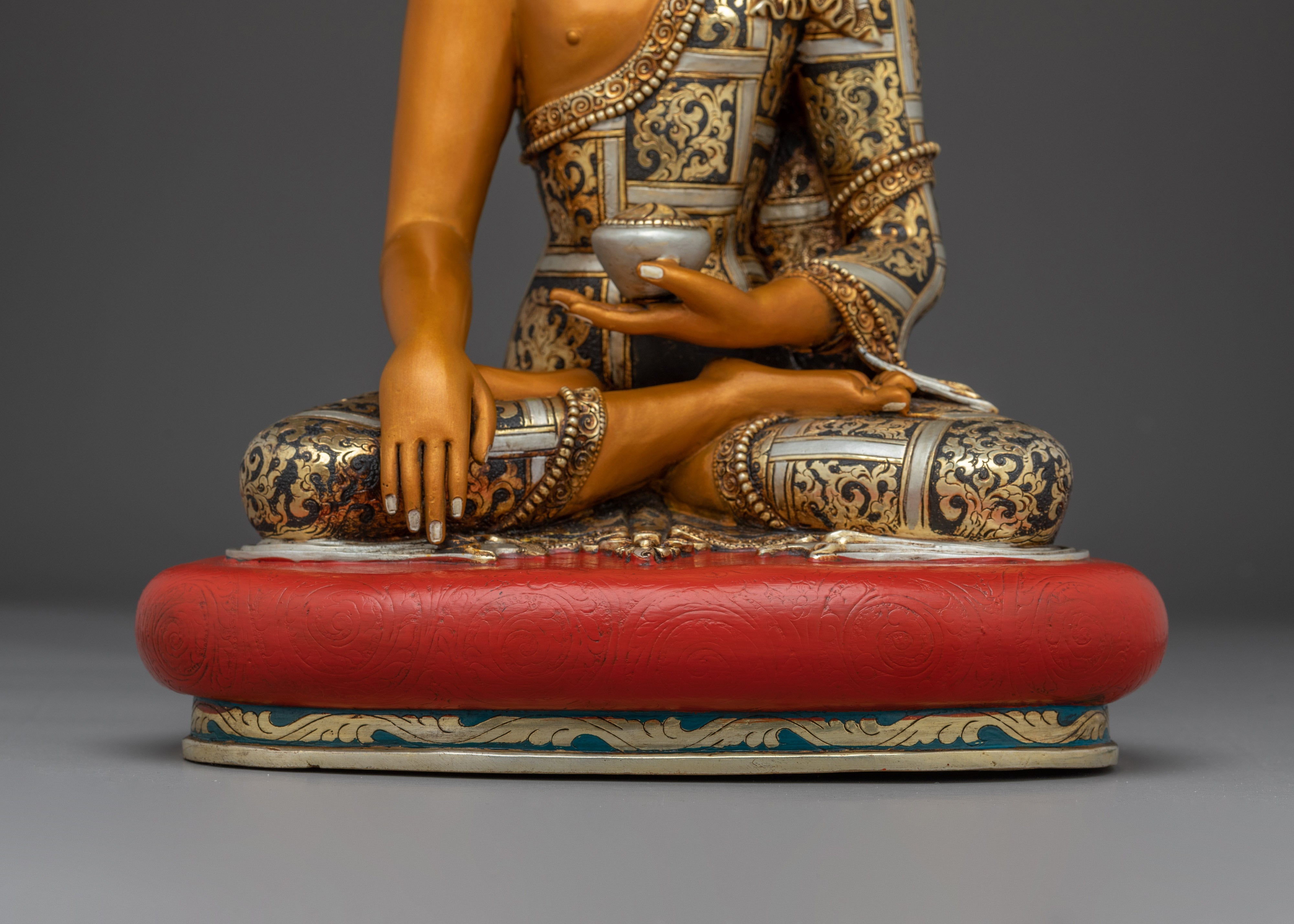 Golden Copper Shakyamuni Buddha statue for Meditation