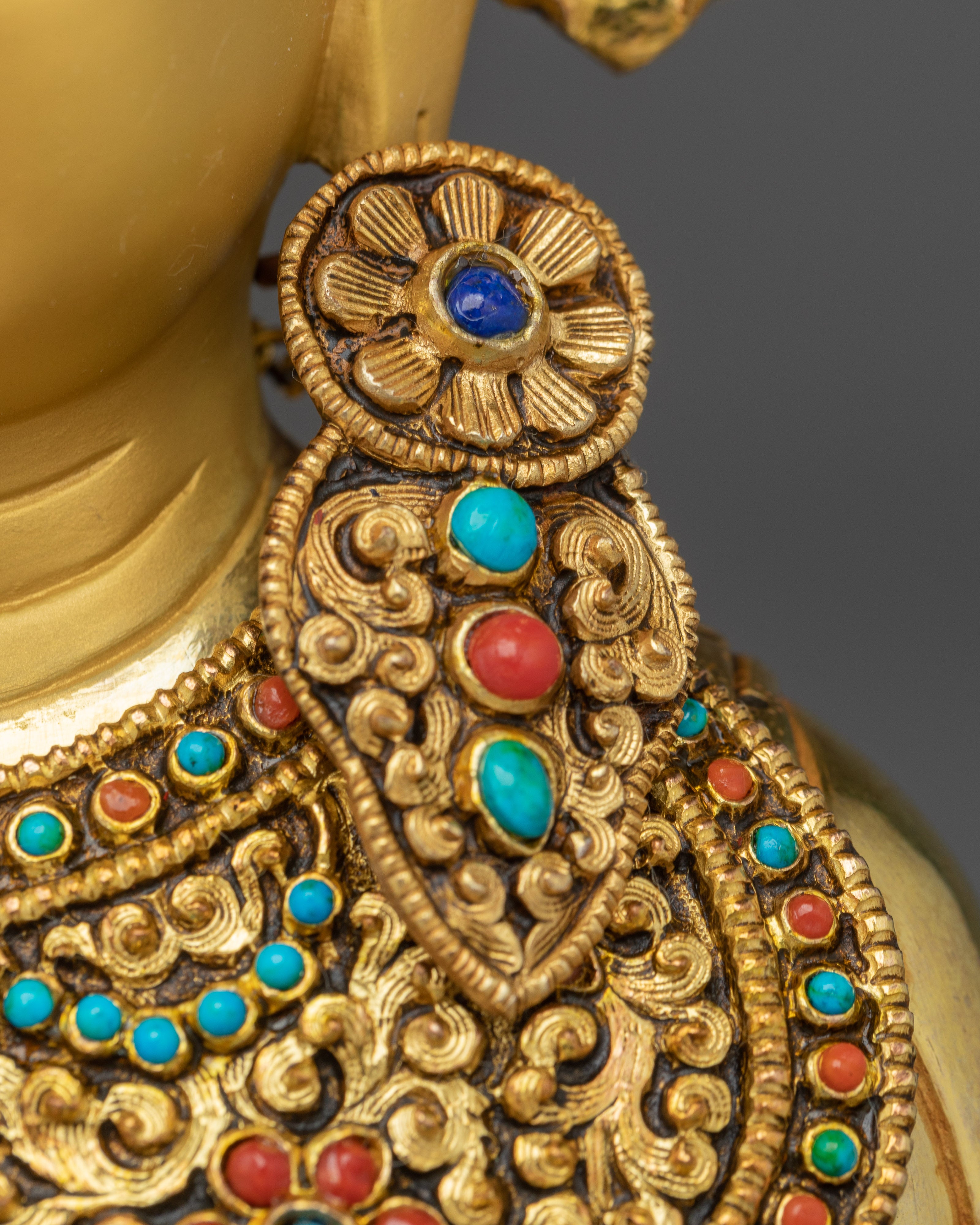 Crown Shakyamuni Buddha, Enlightened Sovereign | Regal Enlightened King