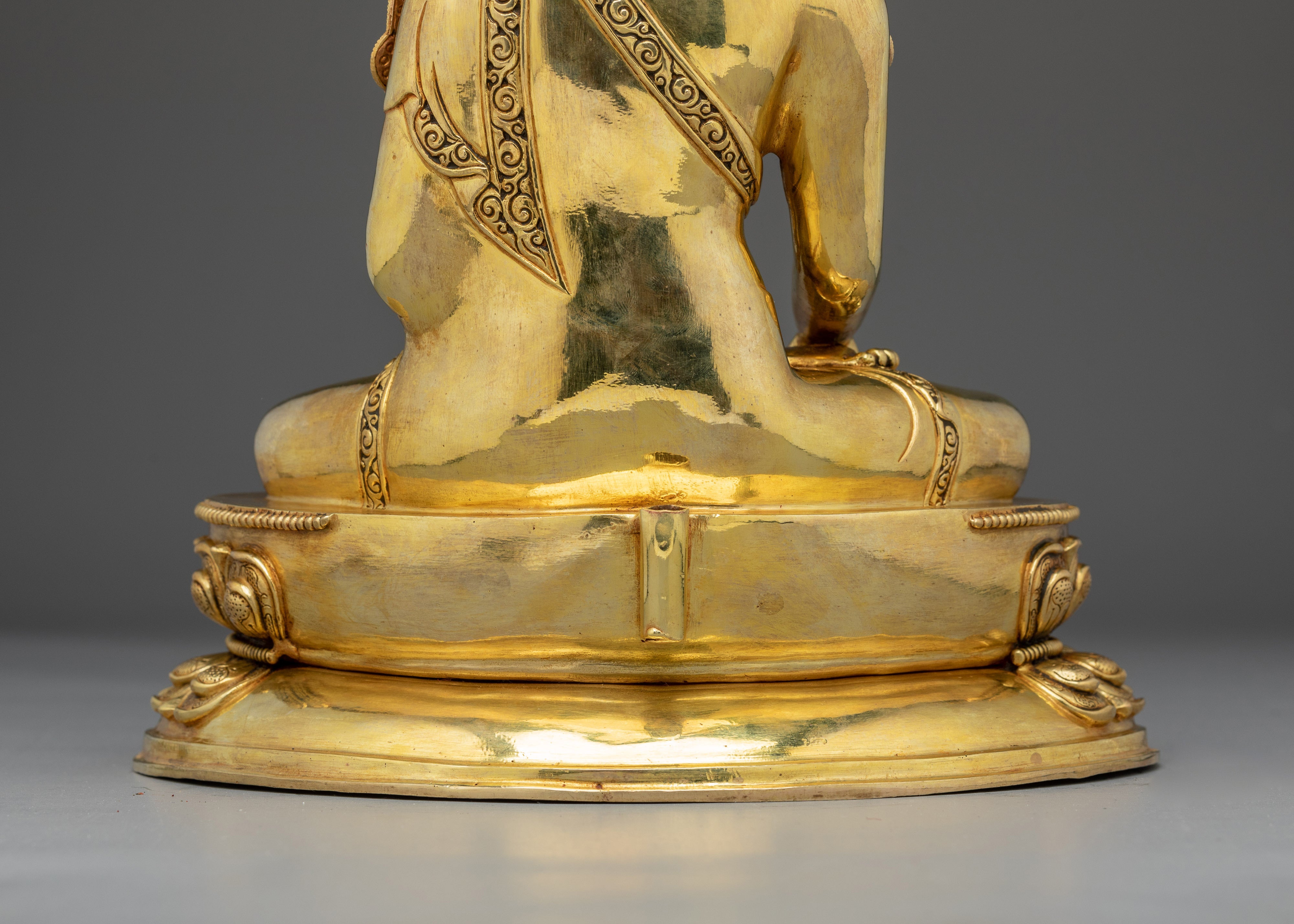 Crown Shakyamuni Buddha, Enlightened Sovereign | Regal Enlightened King