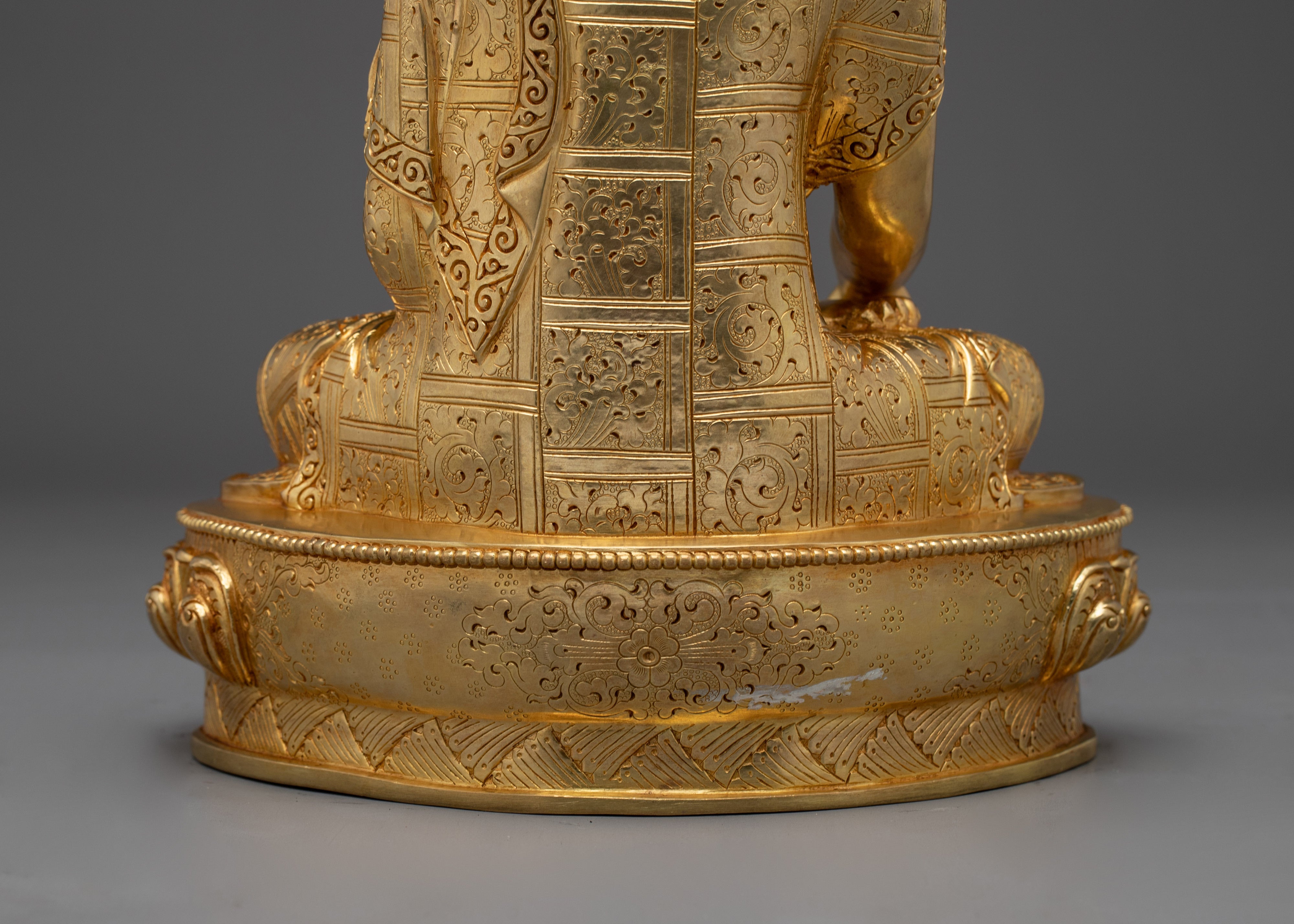 Shakyamuni Buddha Statue: Founder of Buddhism