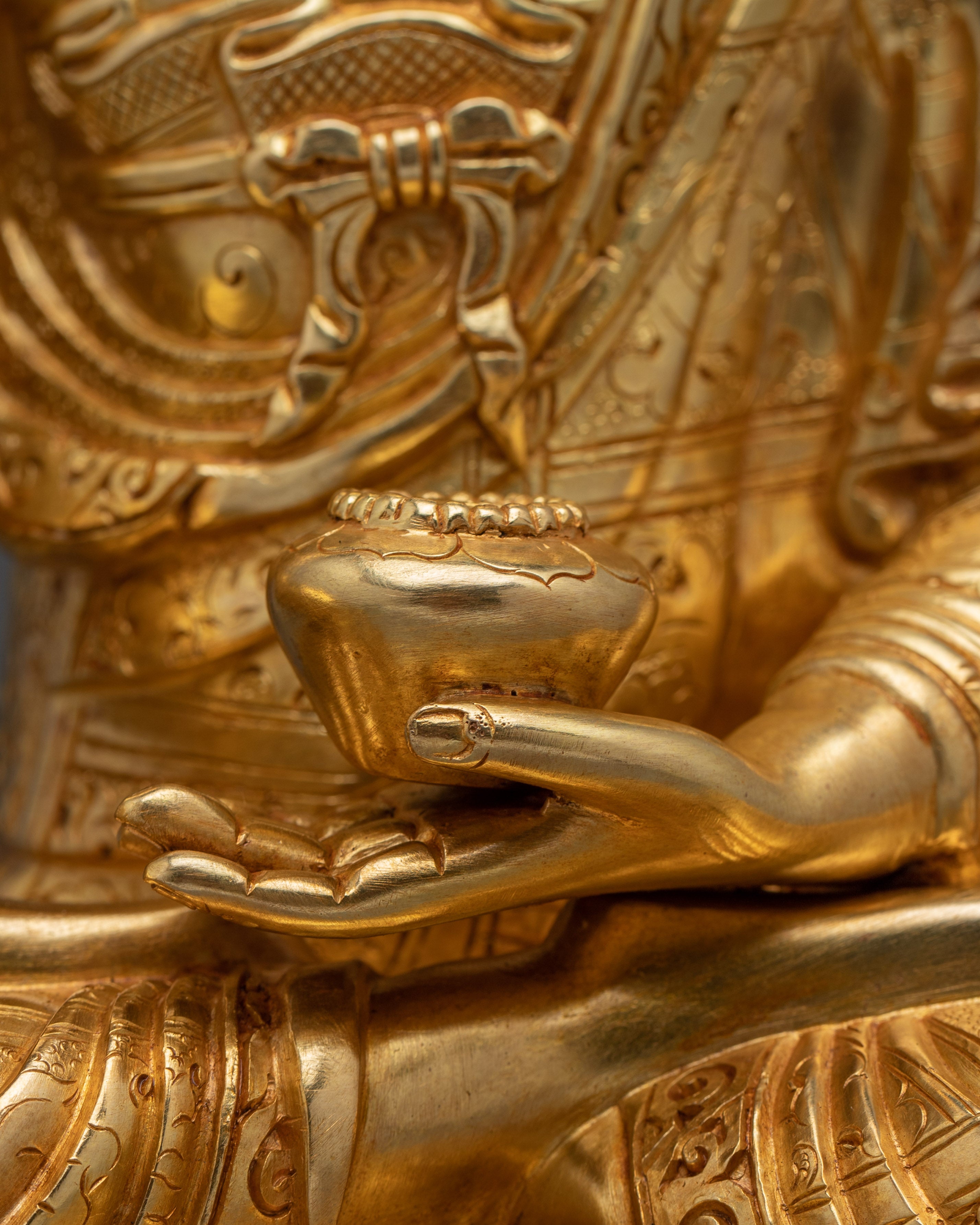 Shakyamuni Buddha Statue: Founder of Buddhism