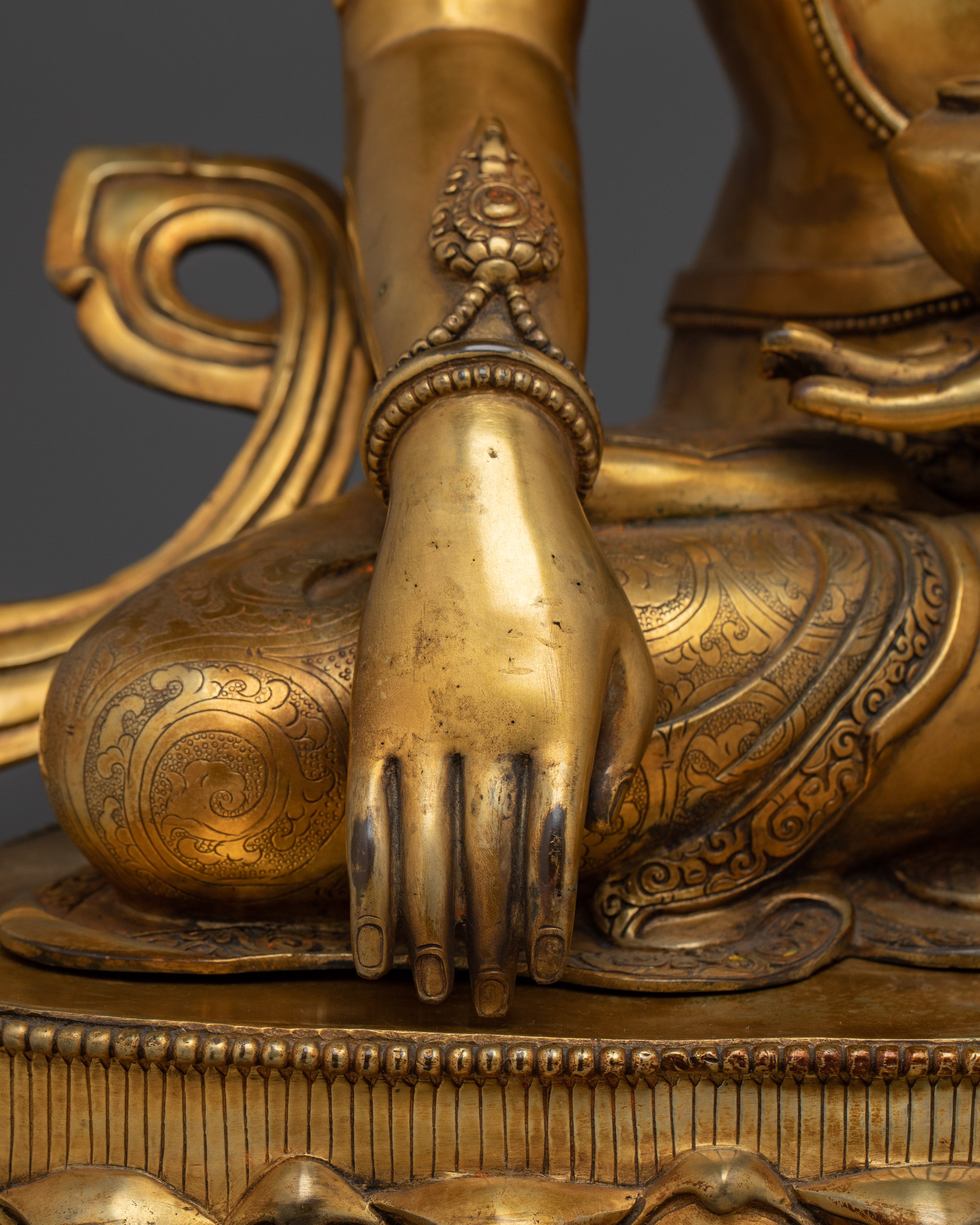 Shakyamuni Buddha Art, Peaceful Sculpture for Meditation