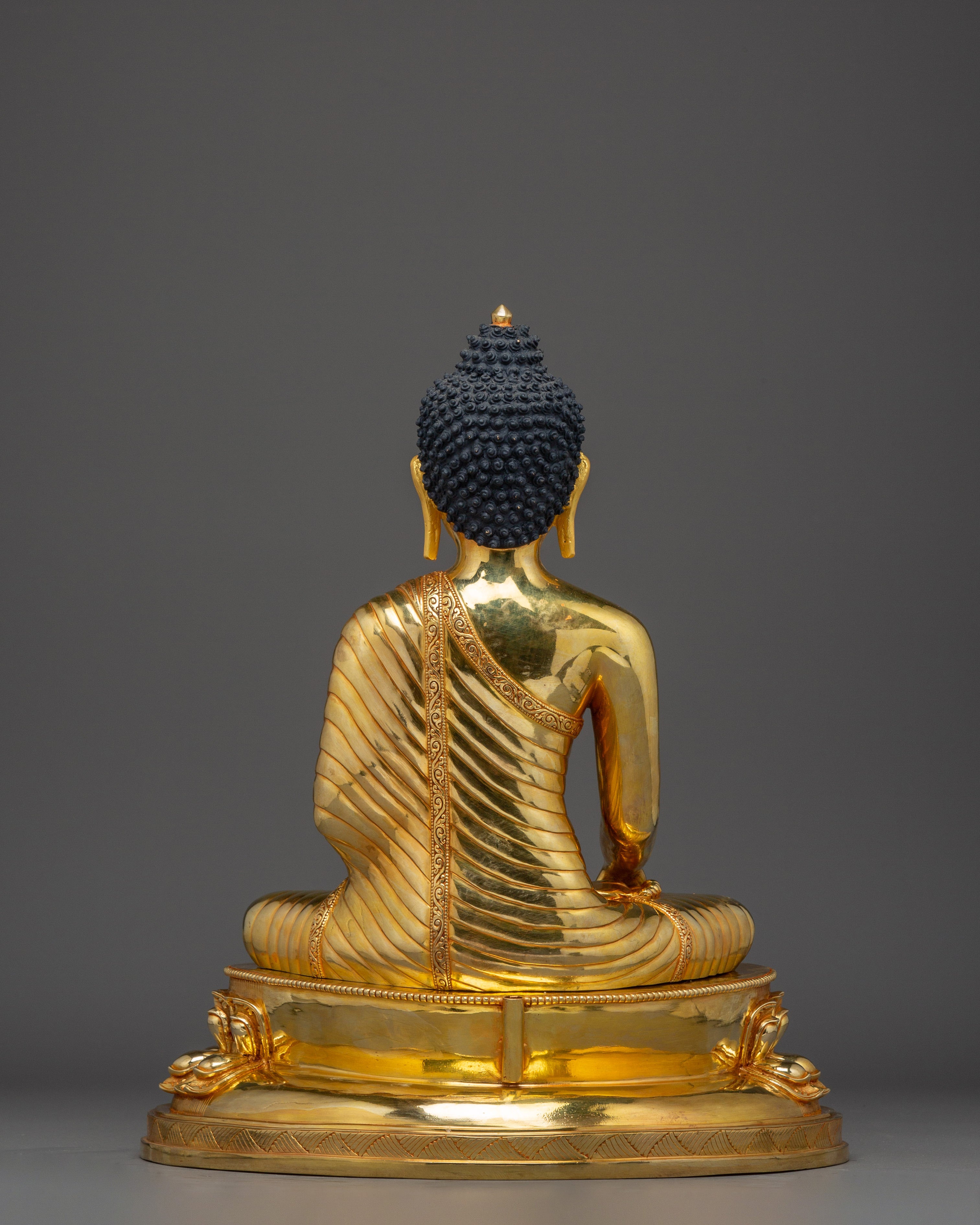 Shakyamuni Buddha Statue with a Radiant Halo