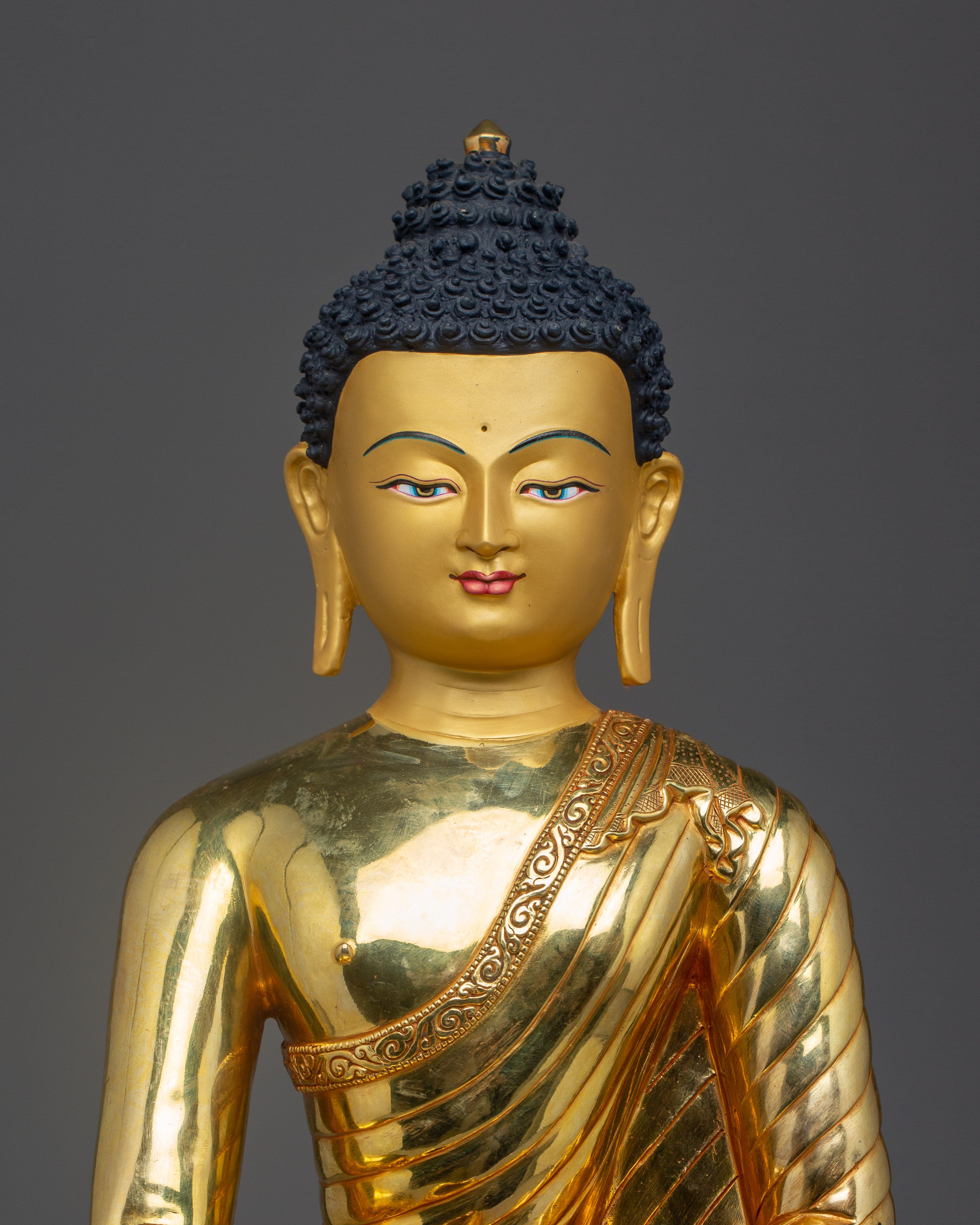 Shakyamuni Buddha Statue with a Radiant Halo