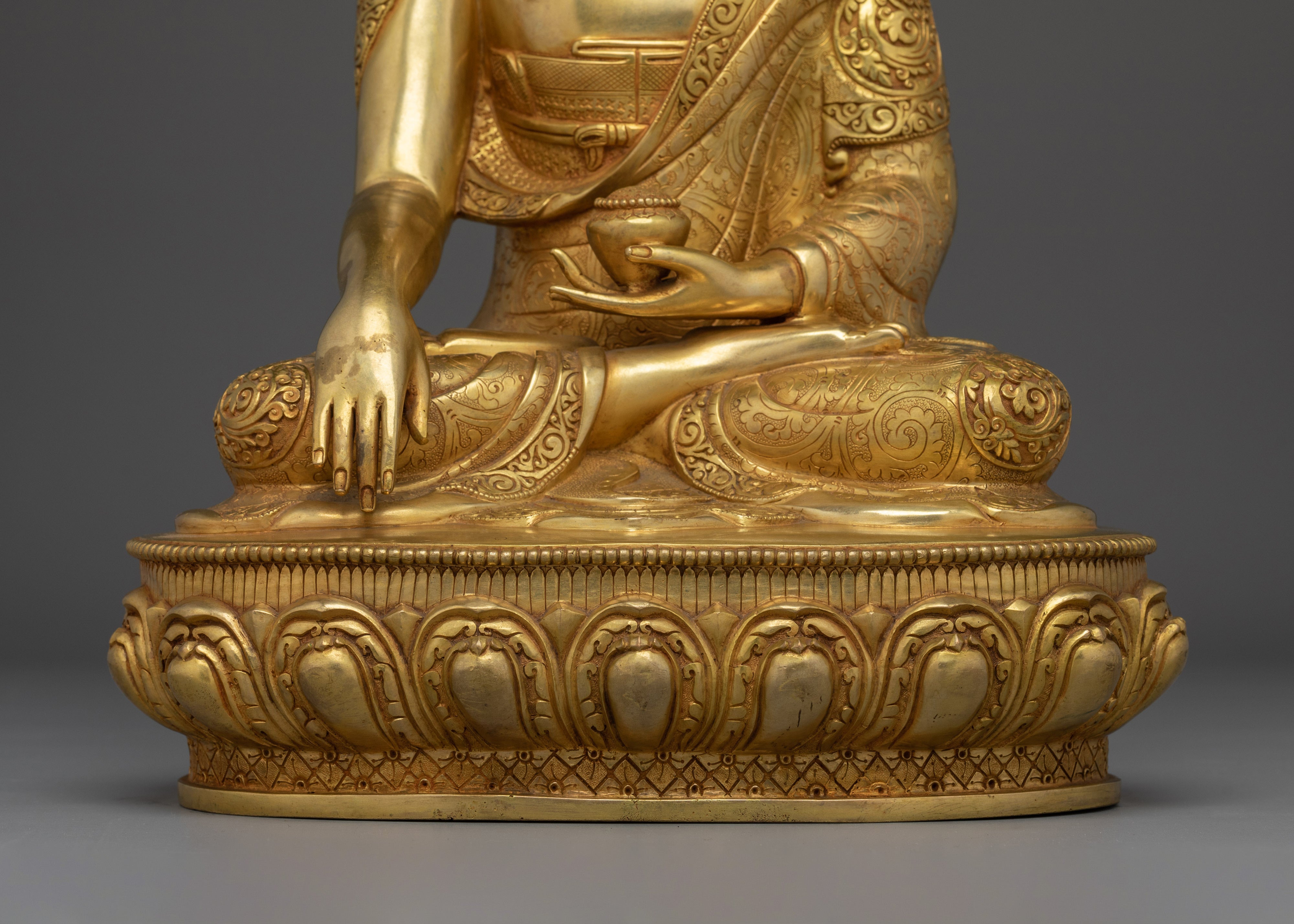 24K Gold Shakyamuni Buddha Art | Symbol of Enlightenment for Meditation