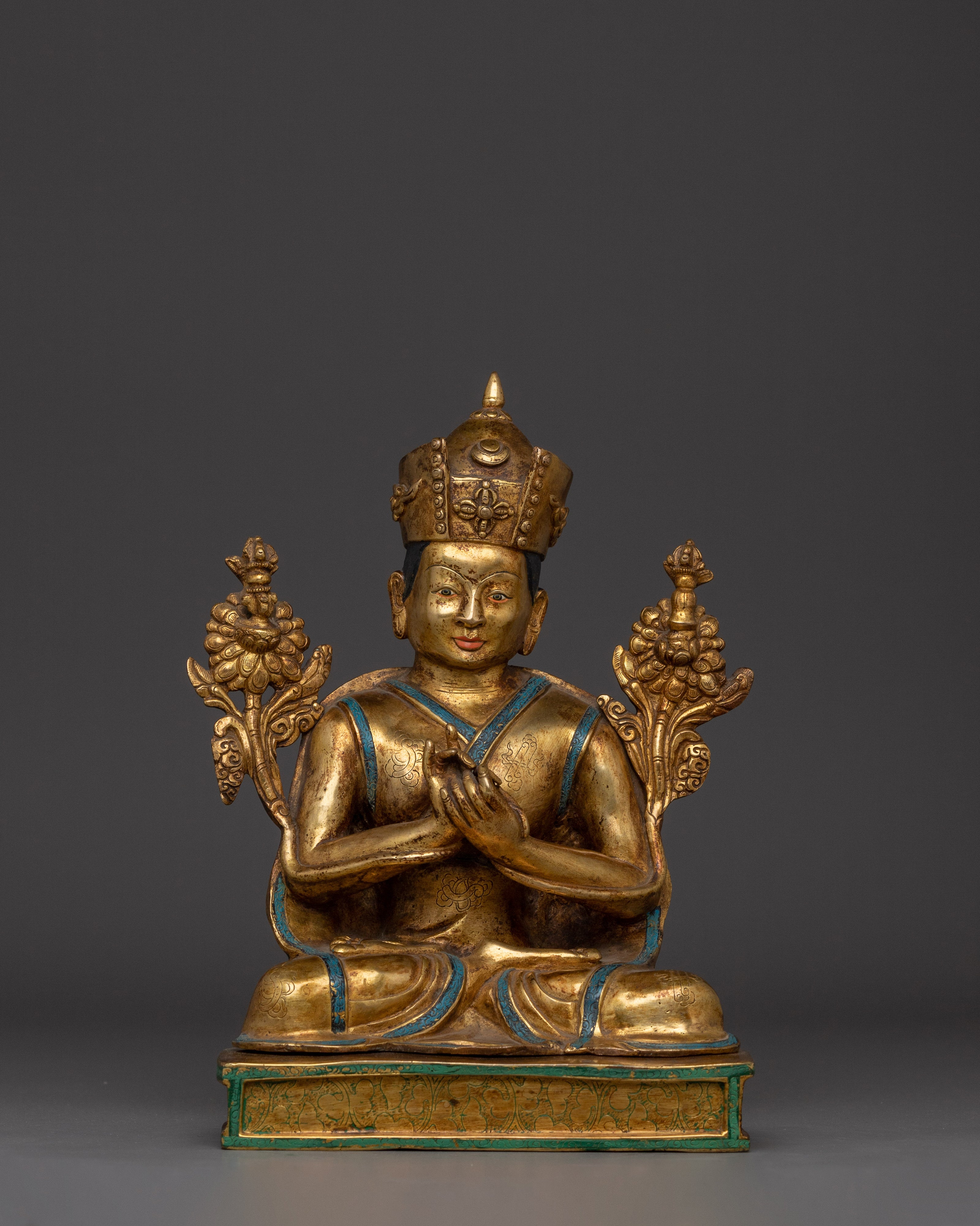 16th-gyalwa-karmapa-statue