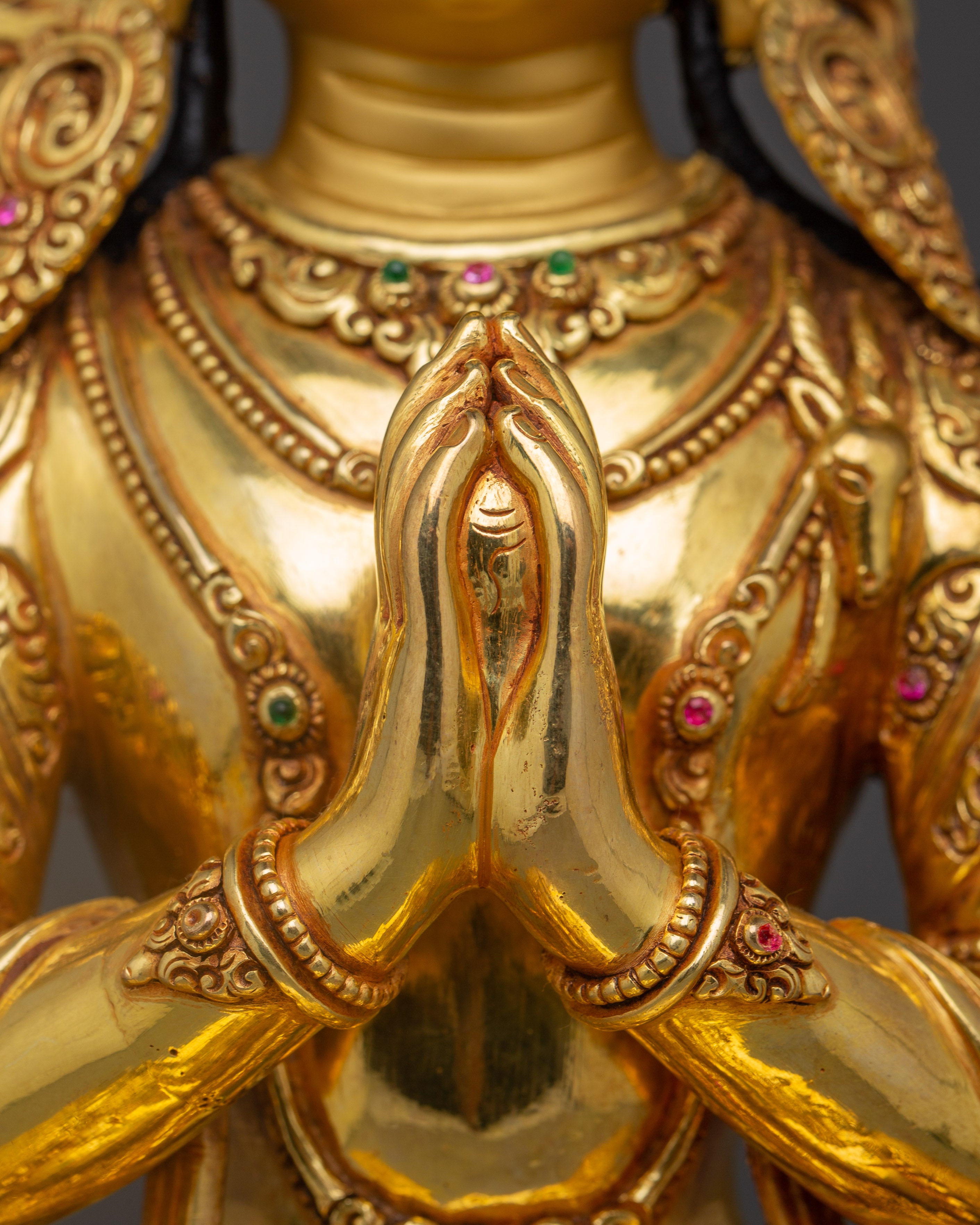 Chenrezig Statue: Himalayan Handmade Artwork