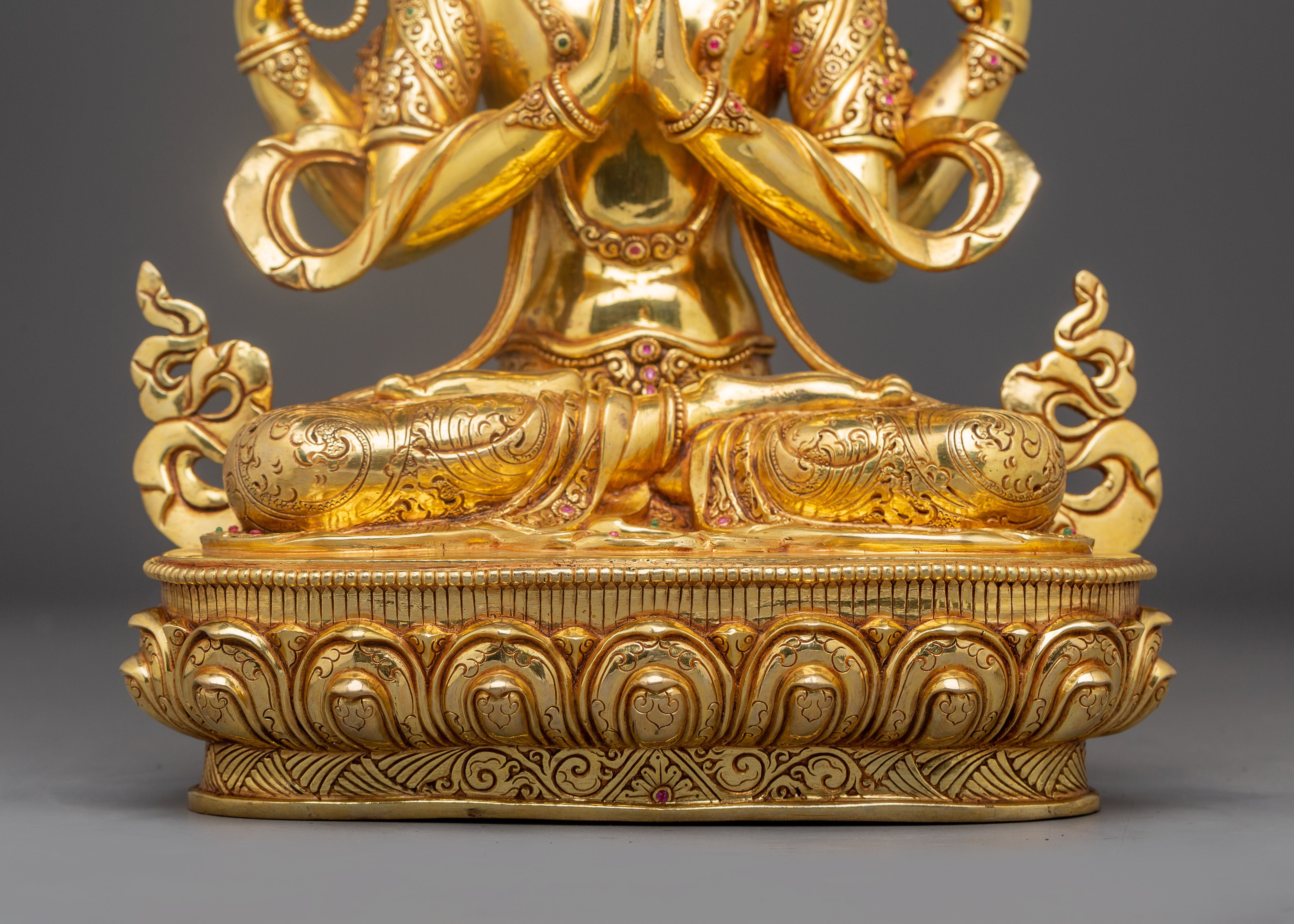 Chenrezig Statue: Himalayan Handmade Artwork