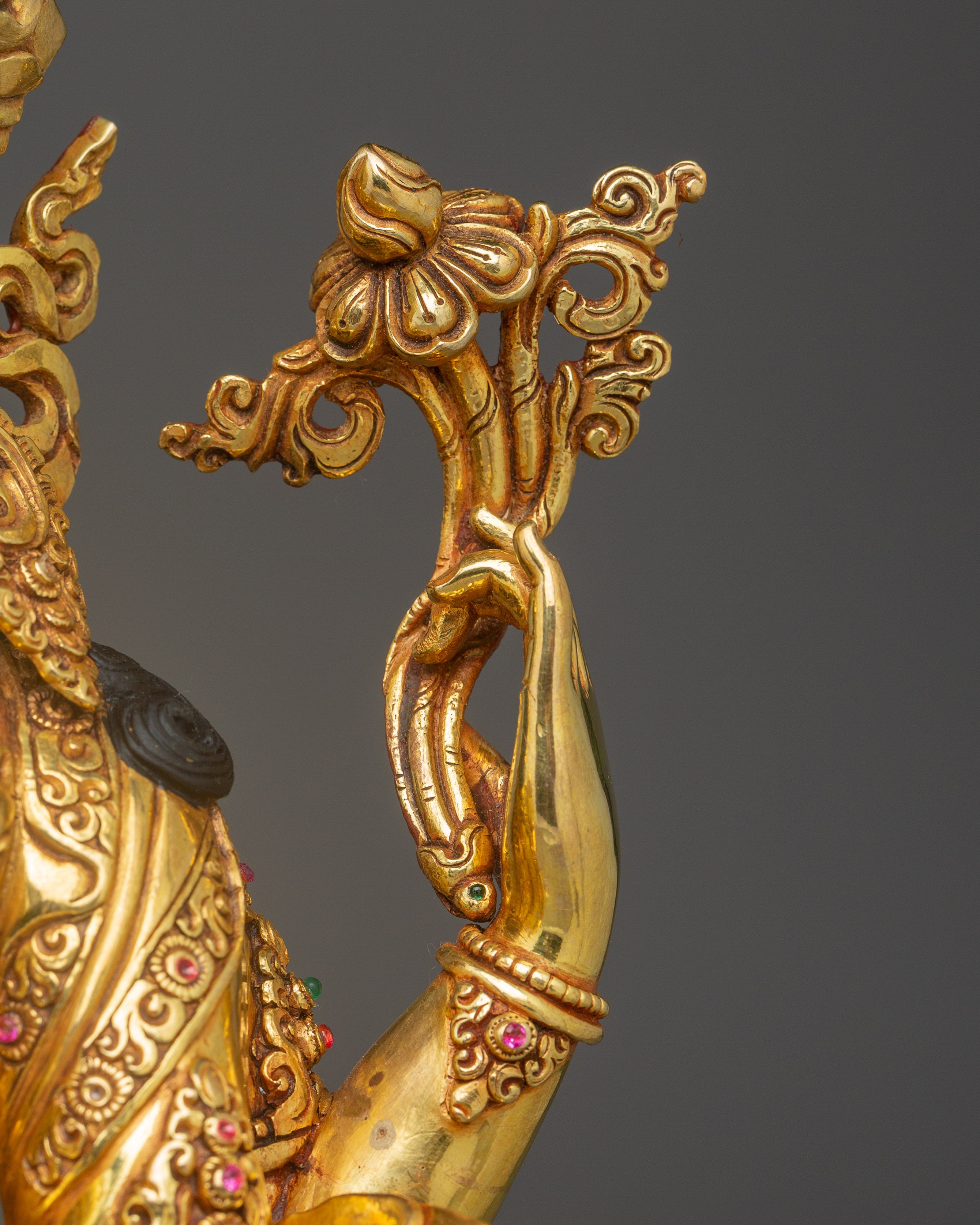 Chenrezig Statue: Himalayan Handmade Artwork