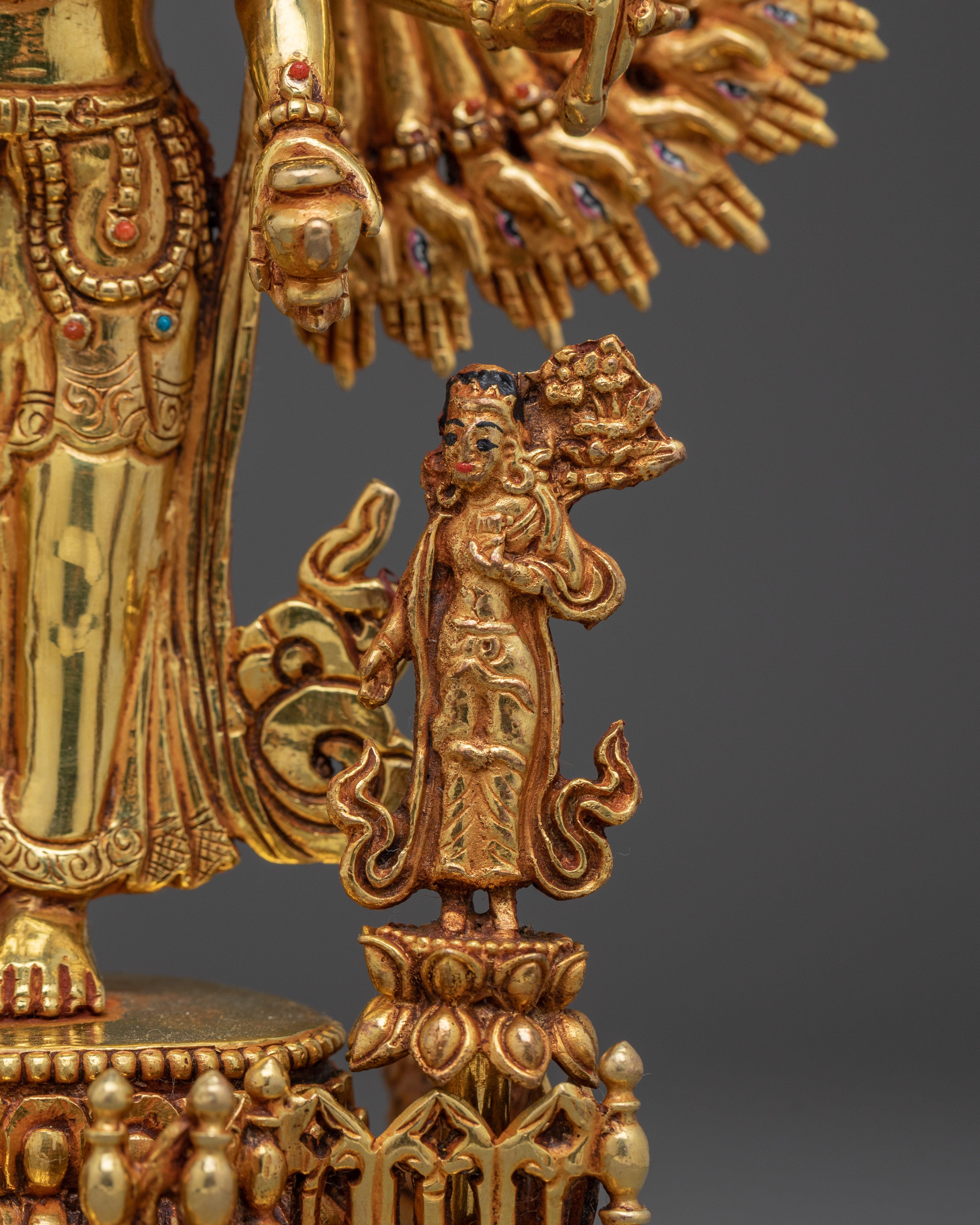 1000 Armed Chenrezig Statue: Compassionate Bodhisattva