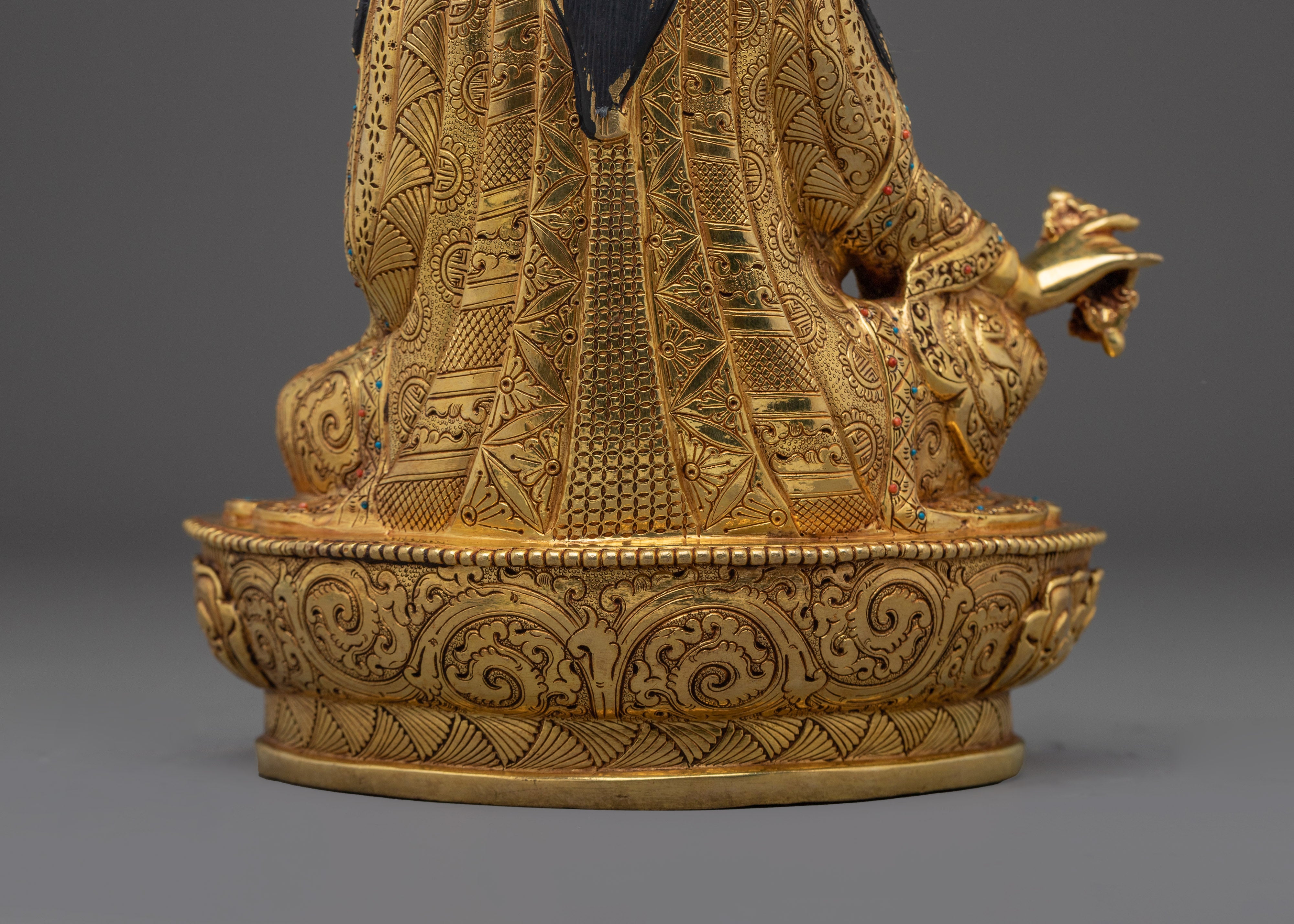 Divine Tantric Master Guru Rinpoche Statue