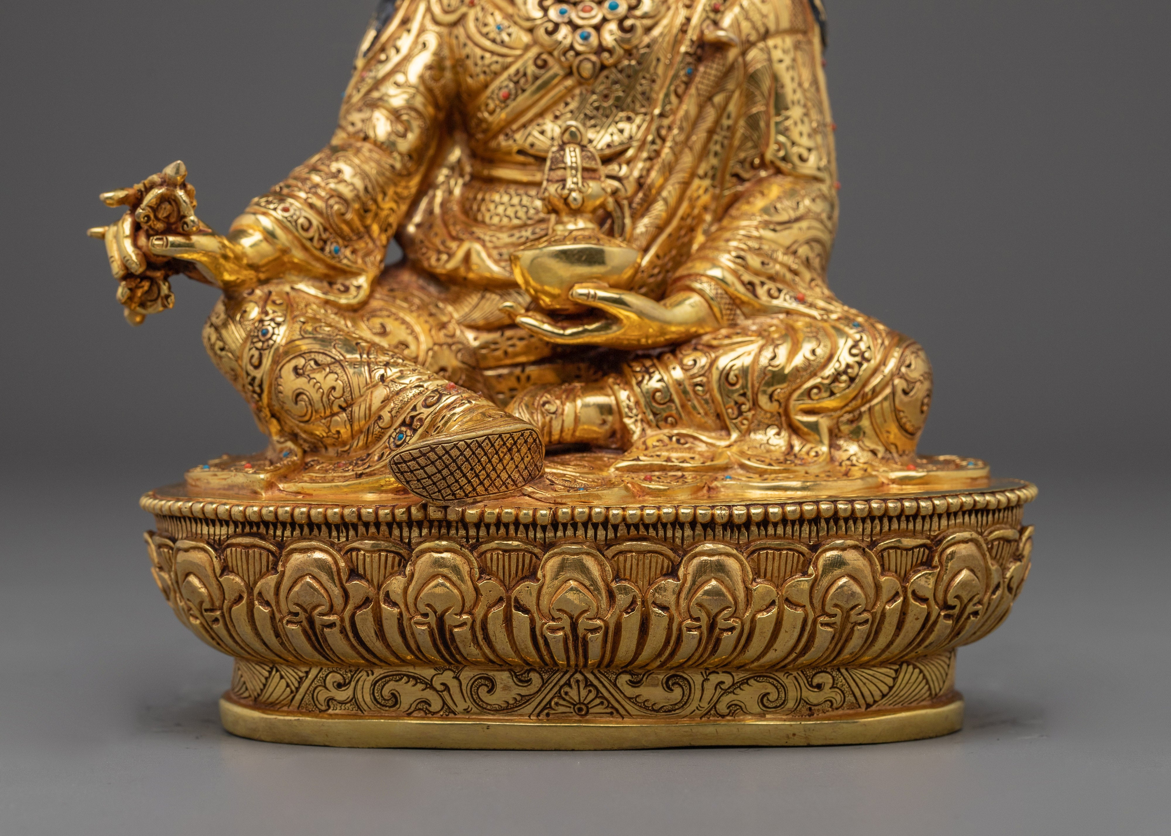 Divine Tantric Master Guru Rinpoche Statue
