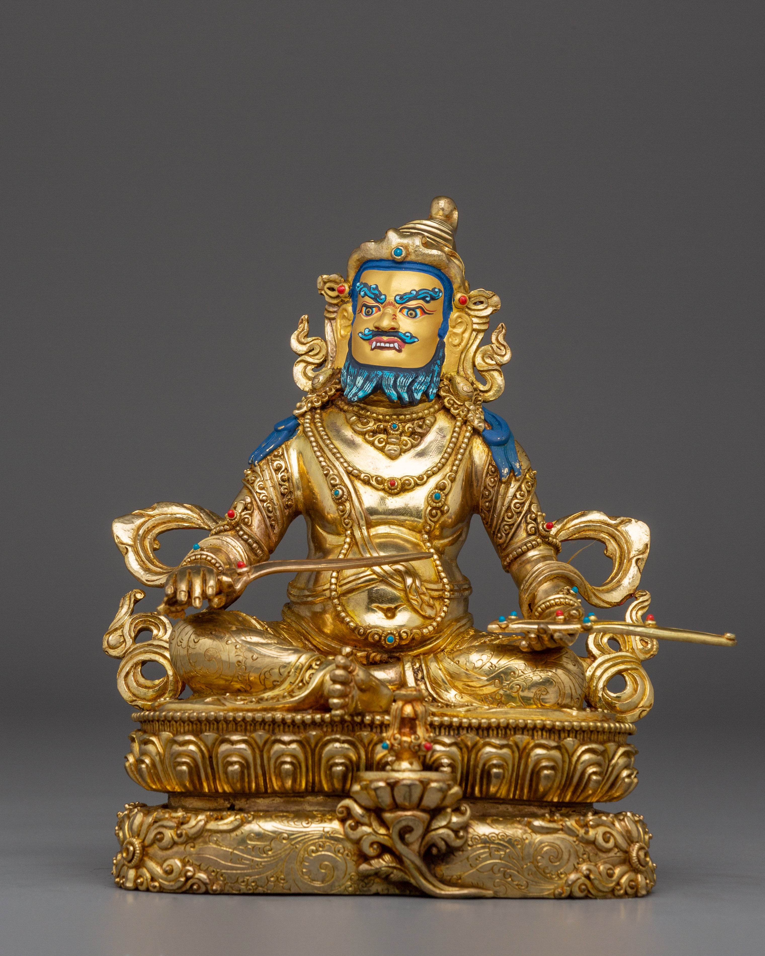 Statue of the heavenly king Virudhaka