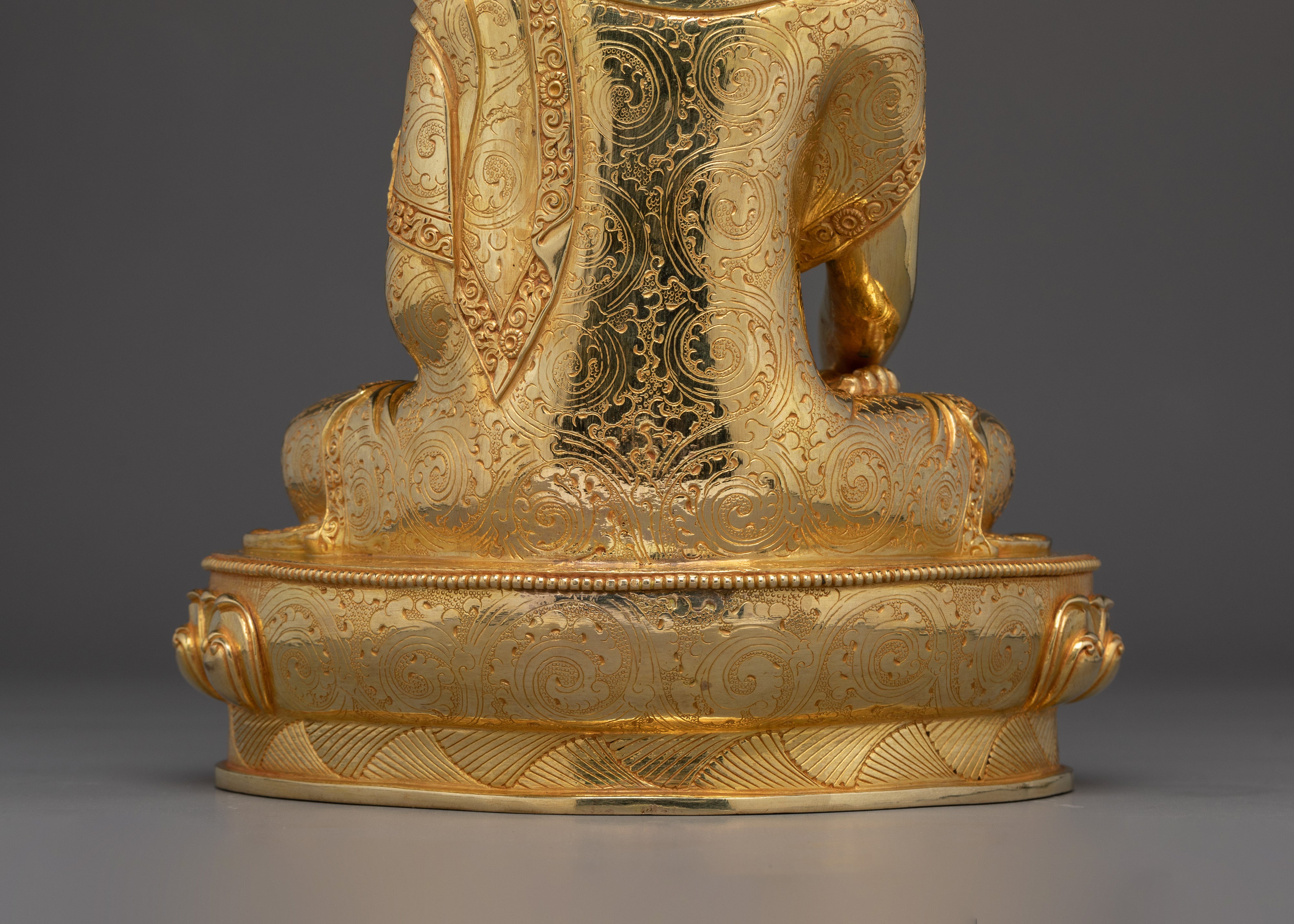 Radiant Shakyamuni Buddha Statue: The Sage of Shakyas