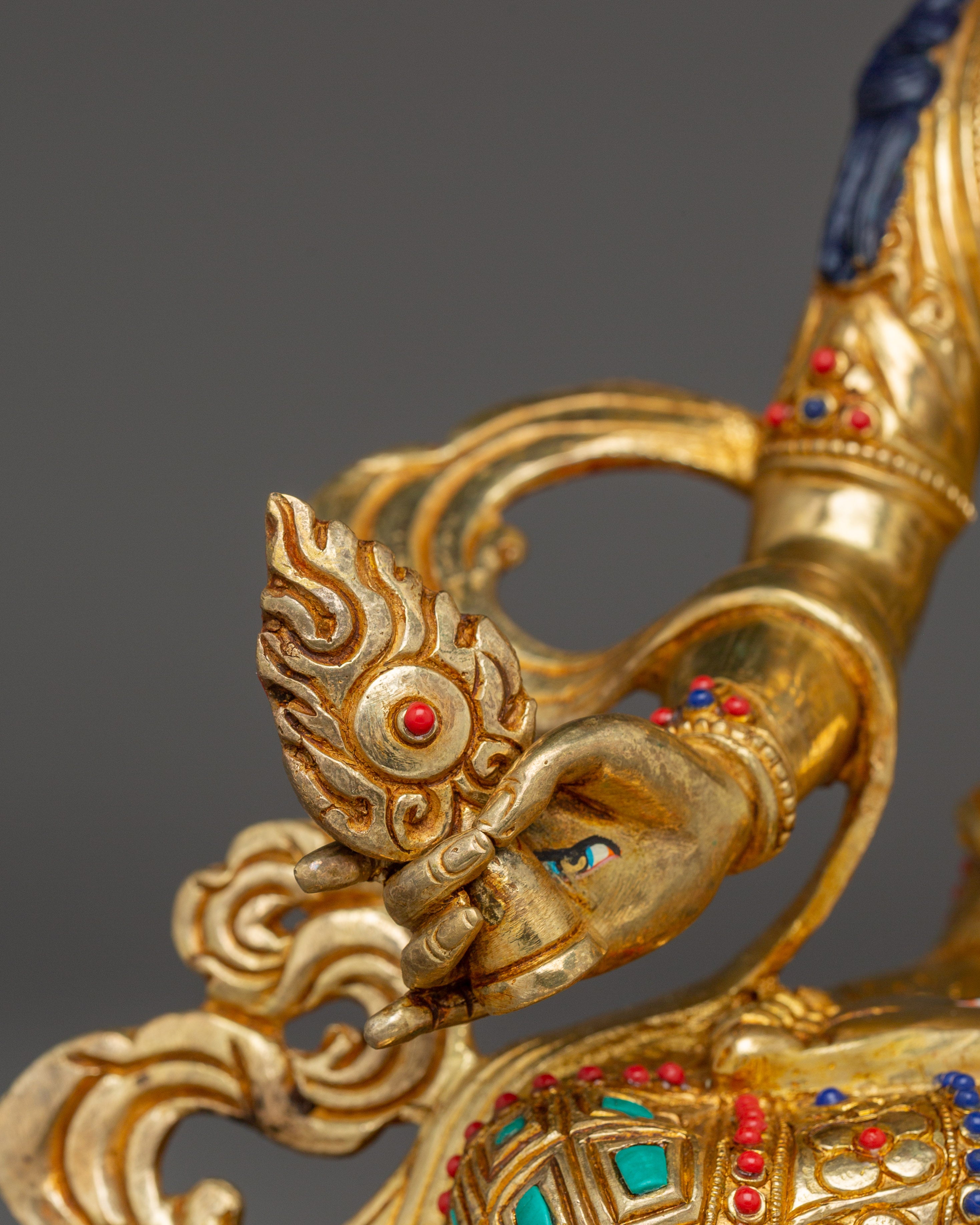 Parasol Protector Bodhisattva Dukar Statue for Dharma Decor