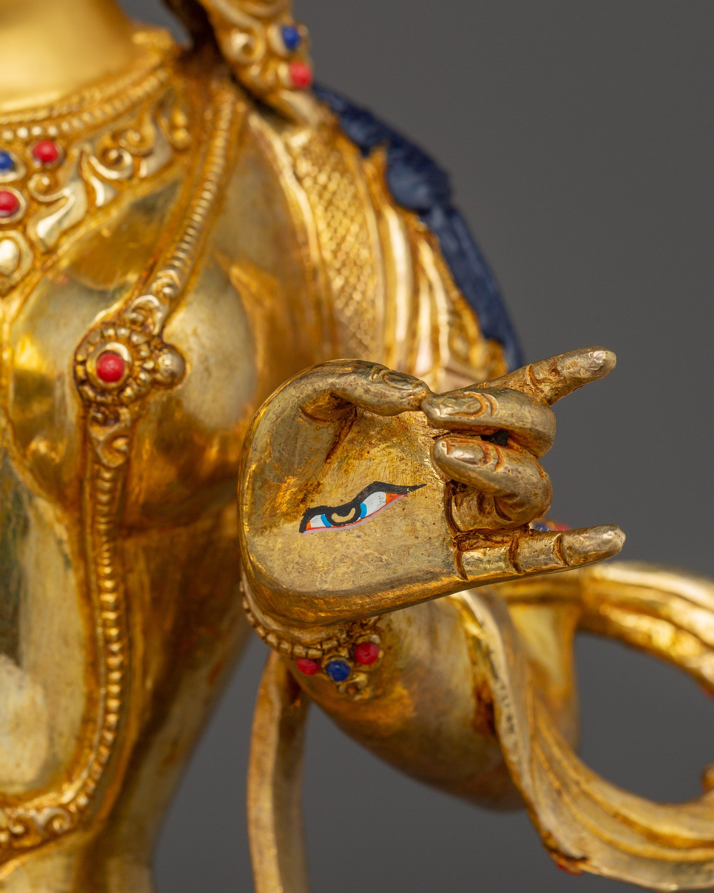 Parasol Protector Bodhisattva Dukar Statue for Dharma Decor