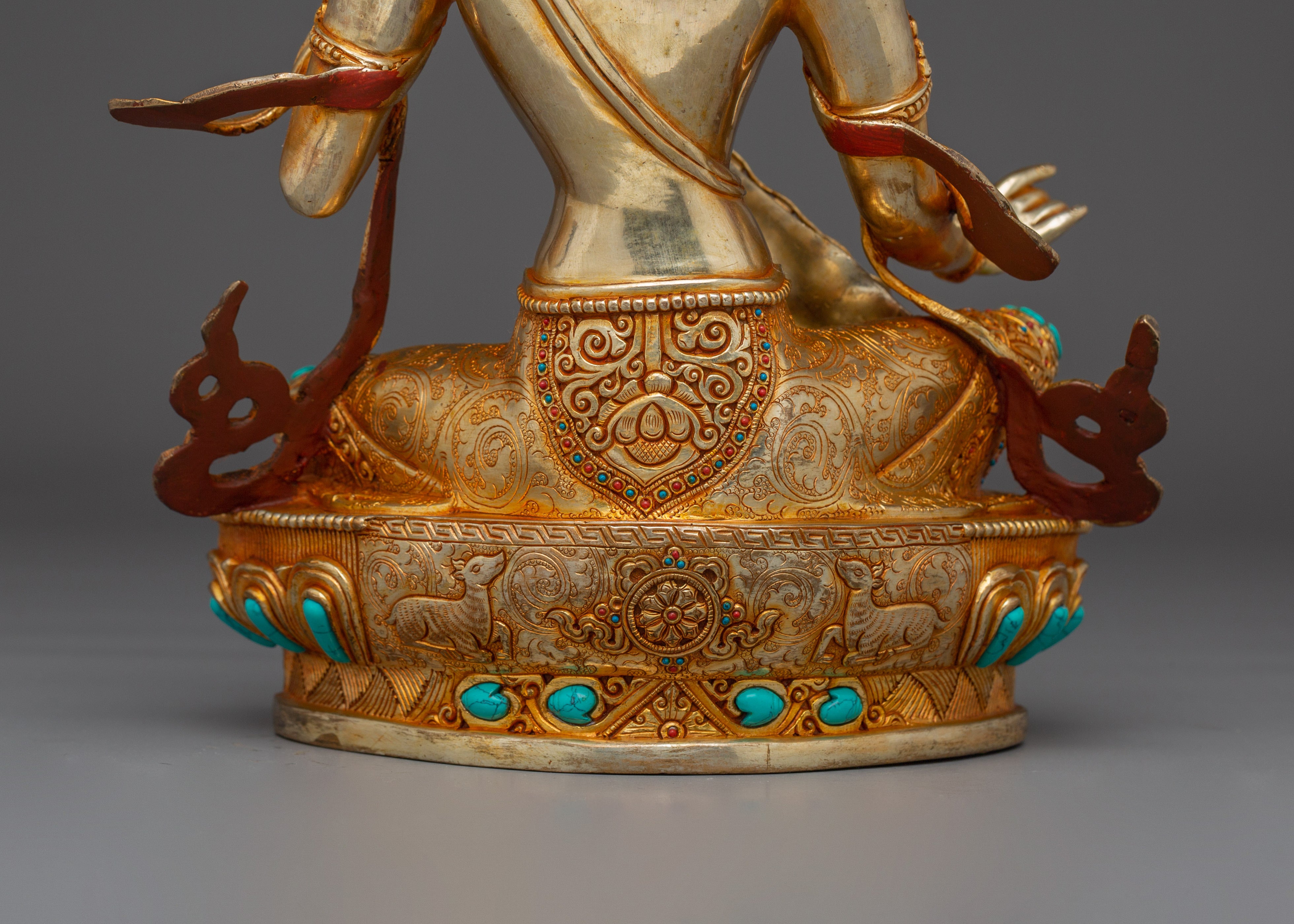 Saraswati Statue: Symbol of Knowledge