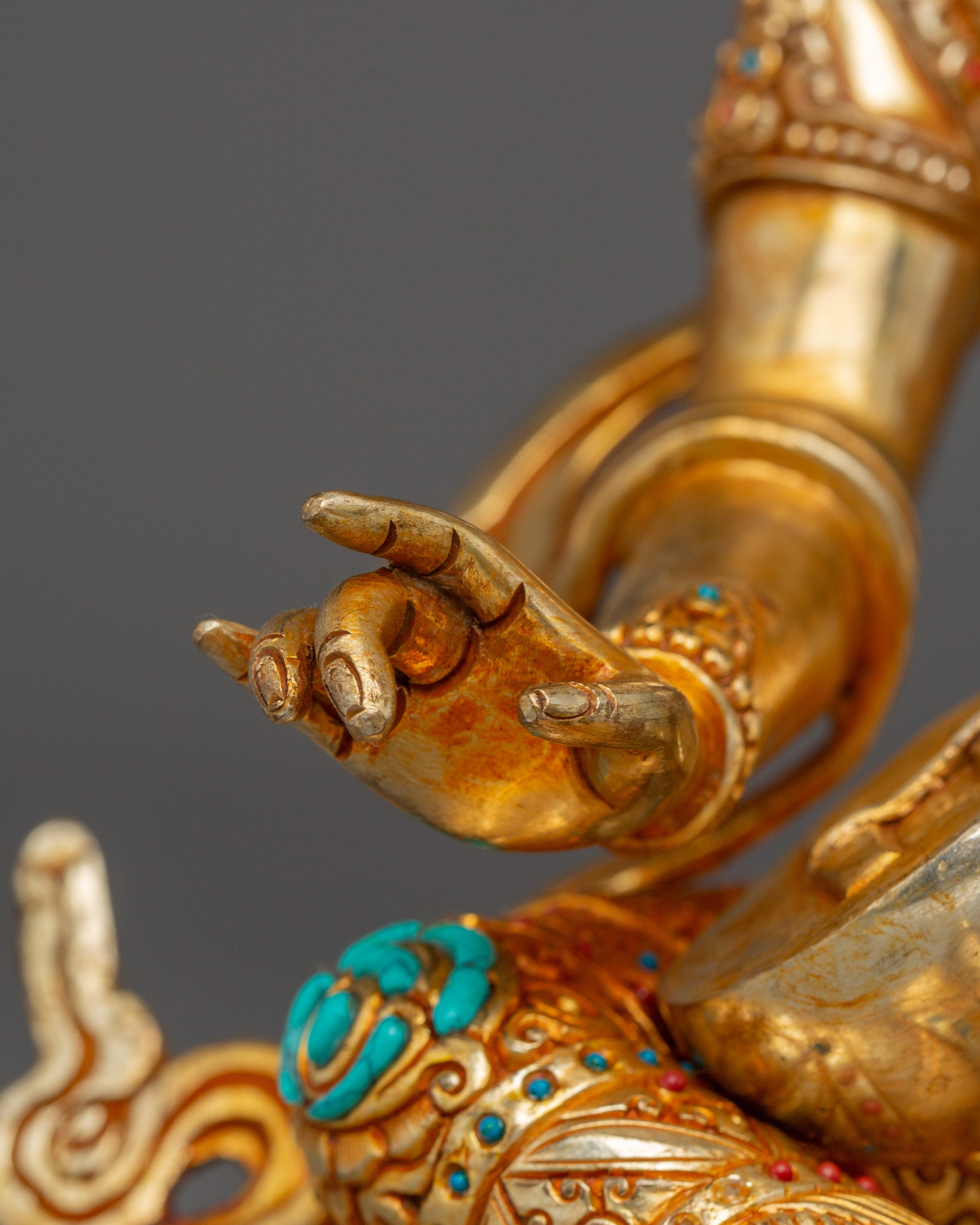 Saraswati Statue: Symbol of Knowledge