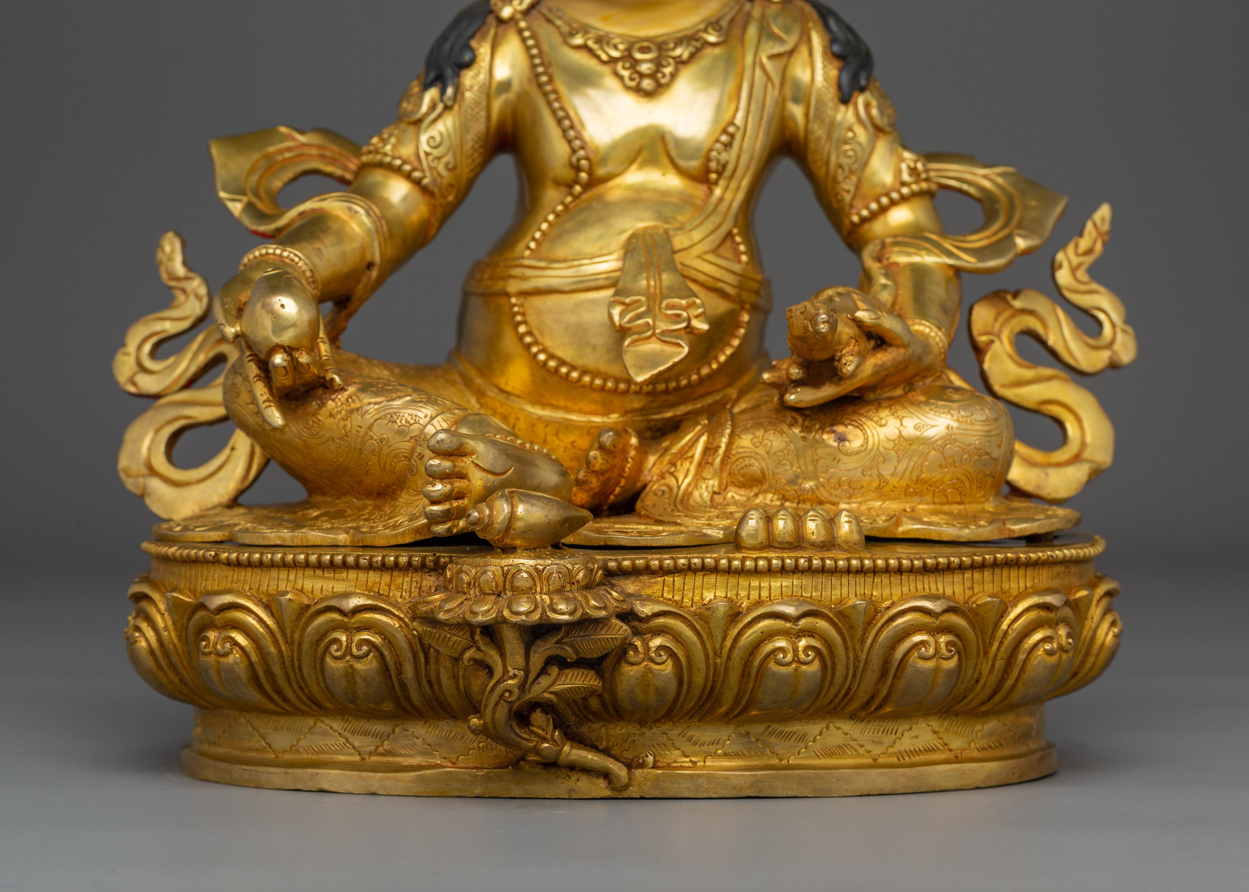 Radiant Dzambhala Statue: The Lord of Wealth