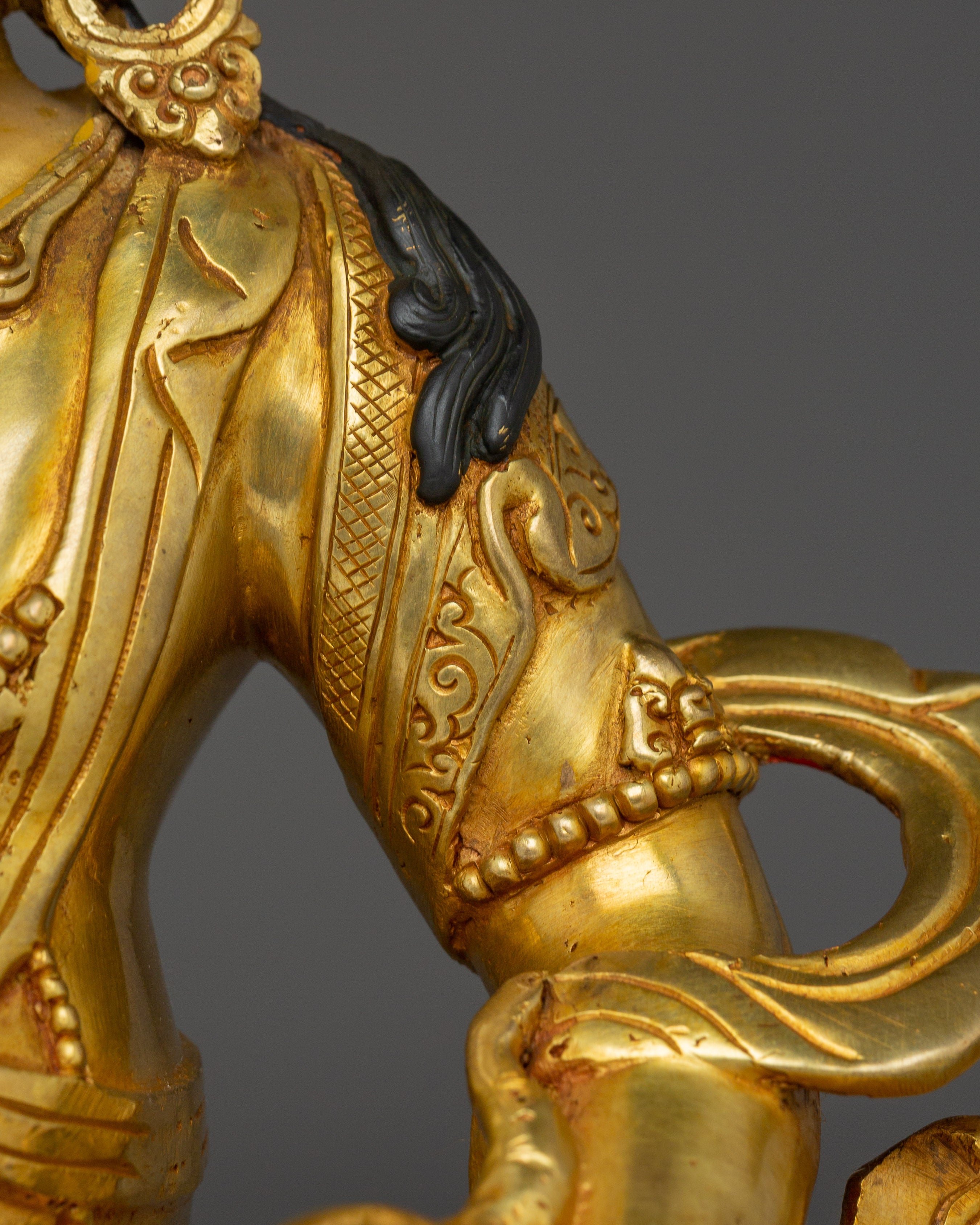 Radiant Dzambhala Statue: The Lord of Wealth