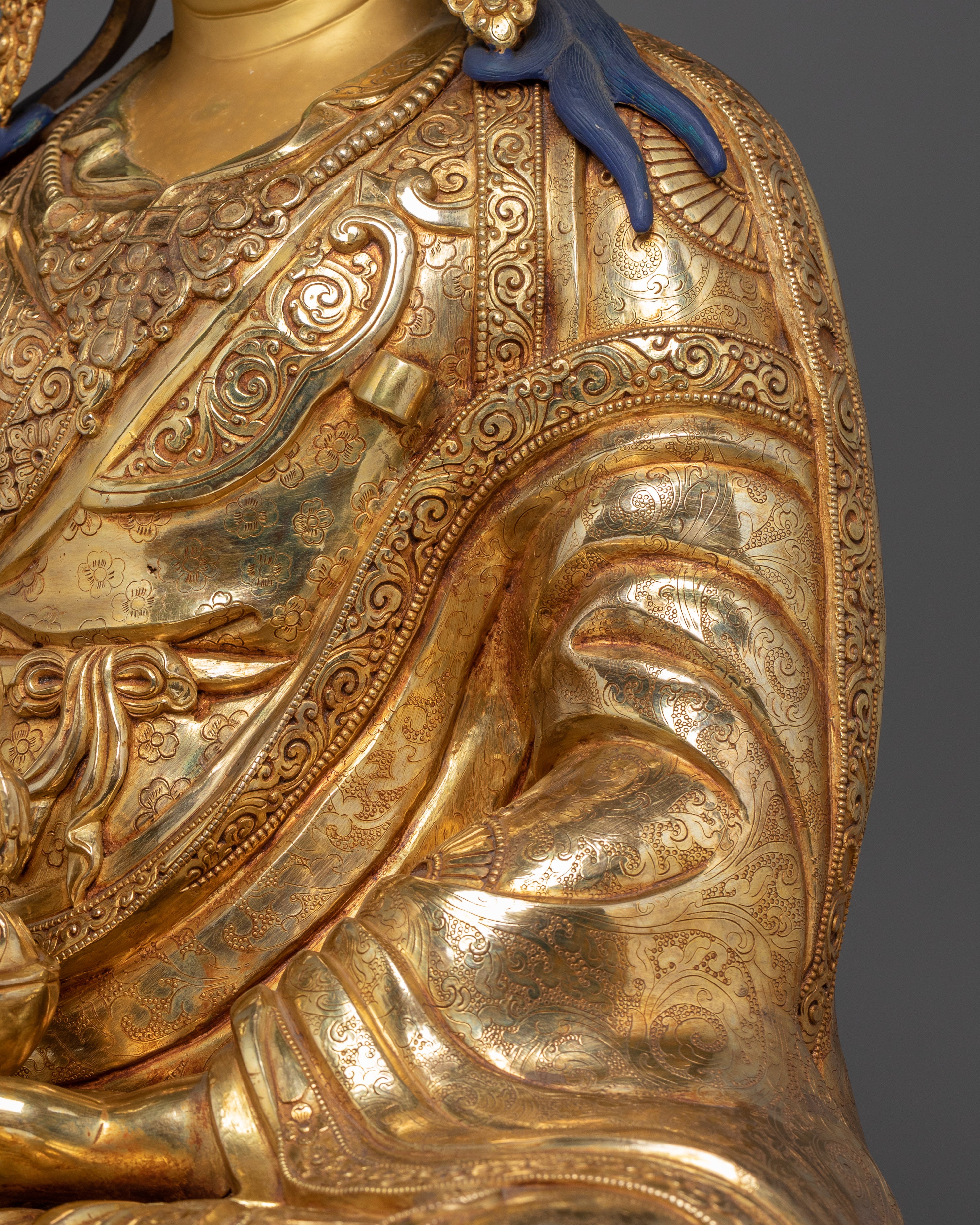 Statue of Guru Rinpoche: Tibetan Vajra Master