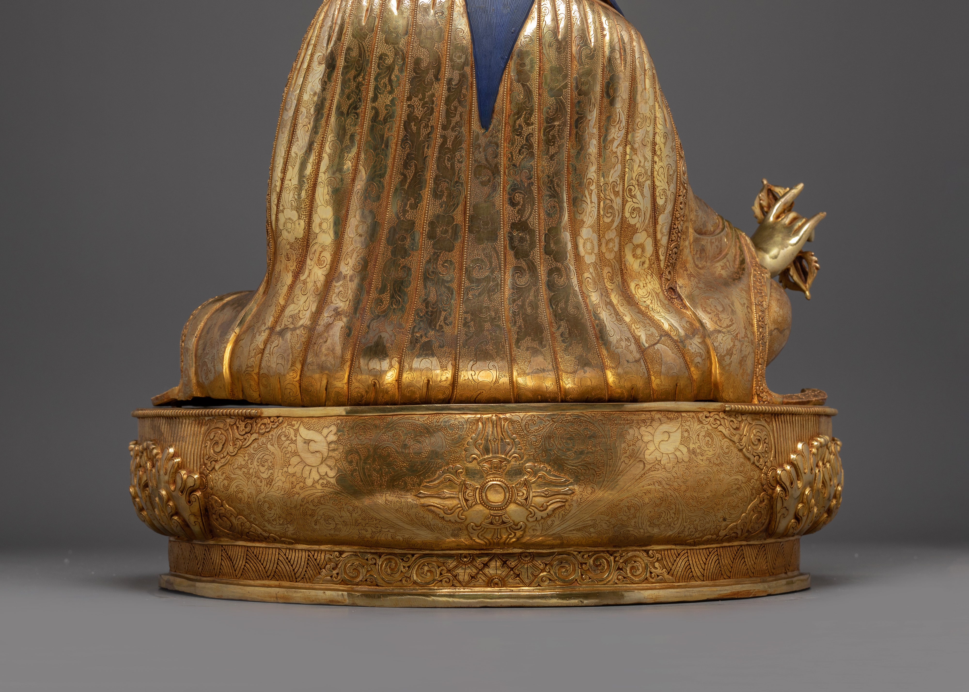 Statue of Guru Rinpoche: Tibetan Vajra Master
