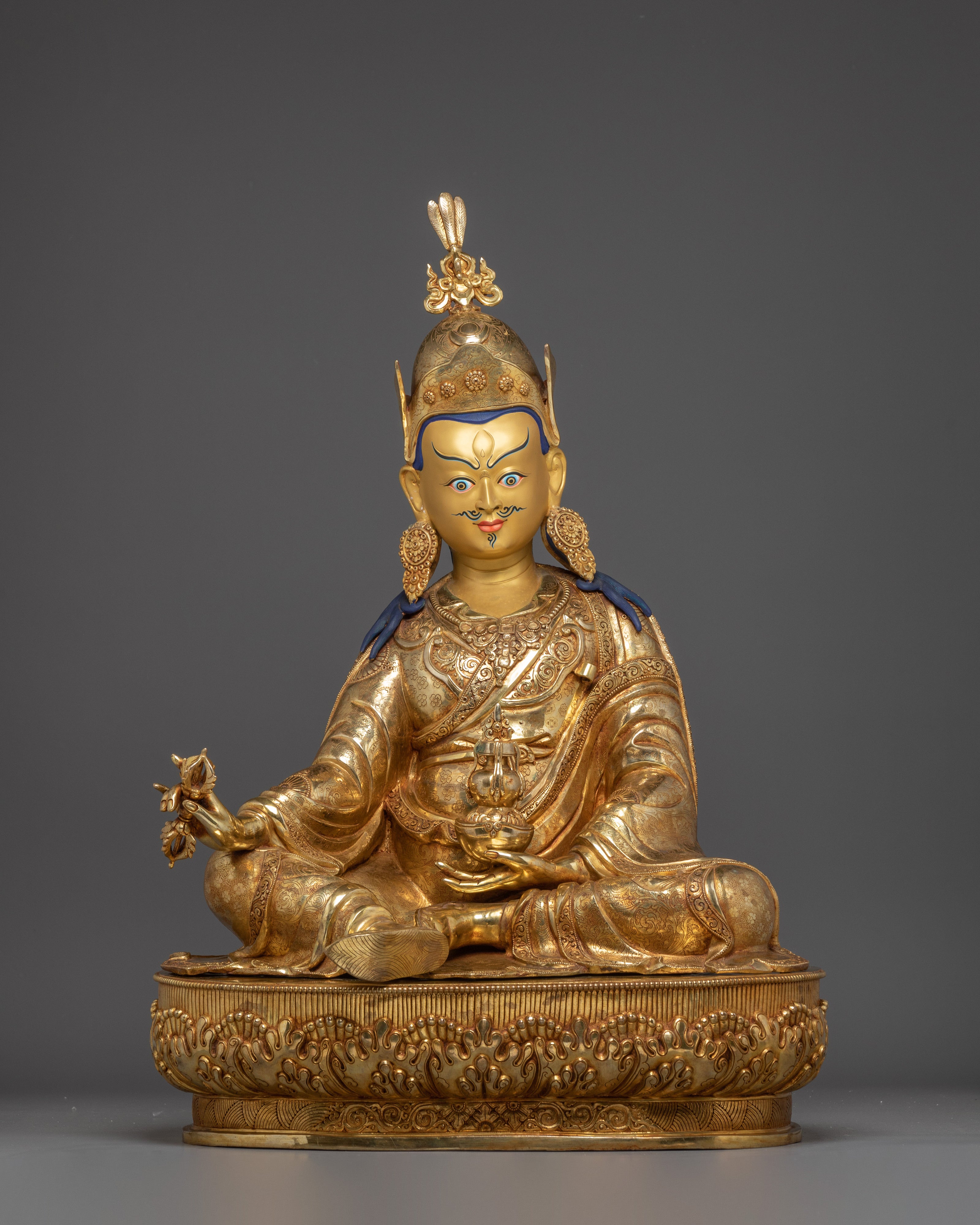 Statue of Guru Rinpoche: Tibetan Vajra Master