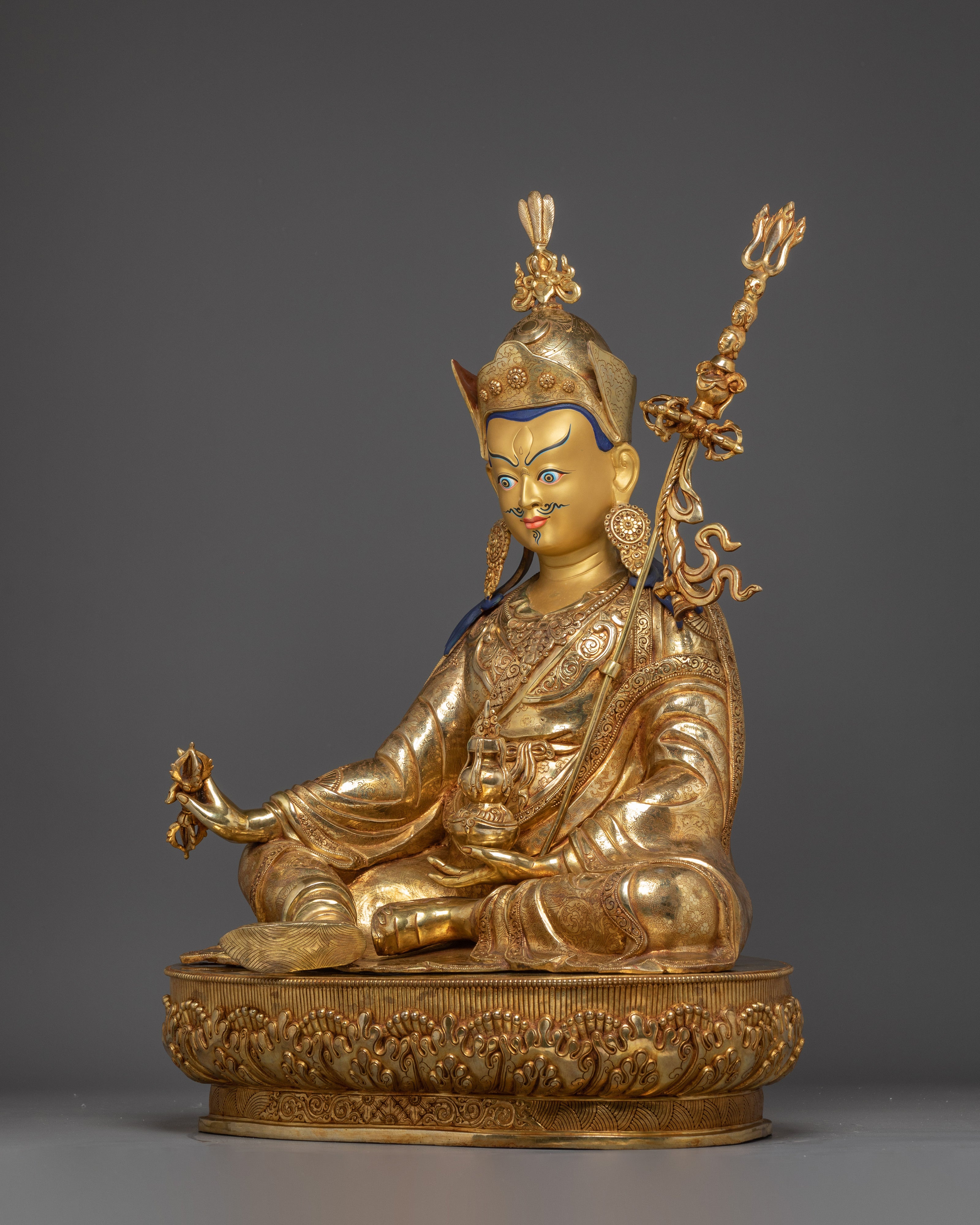 Statue of Guru Rinpoche: Tibetan Vajra Master