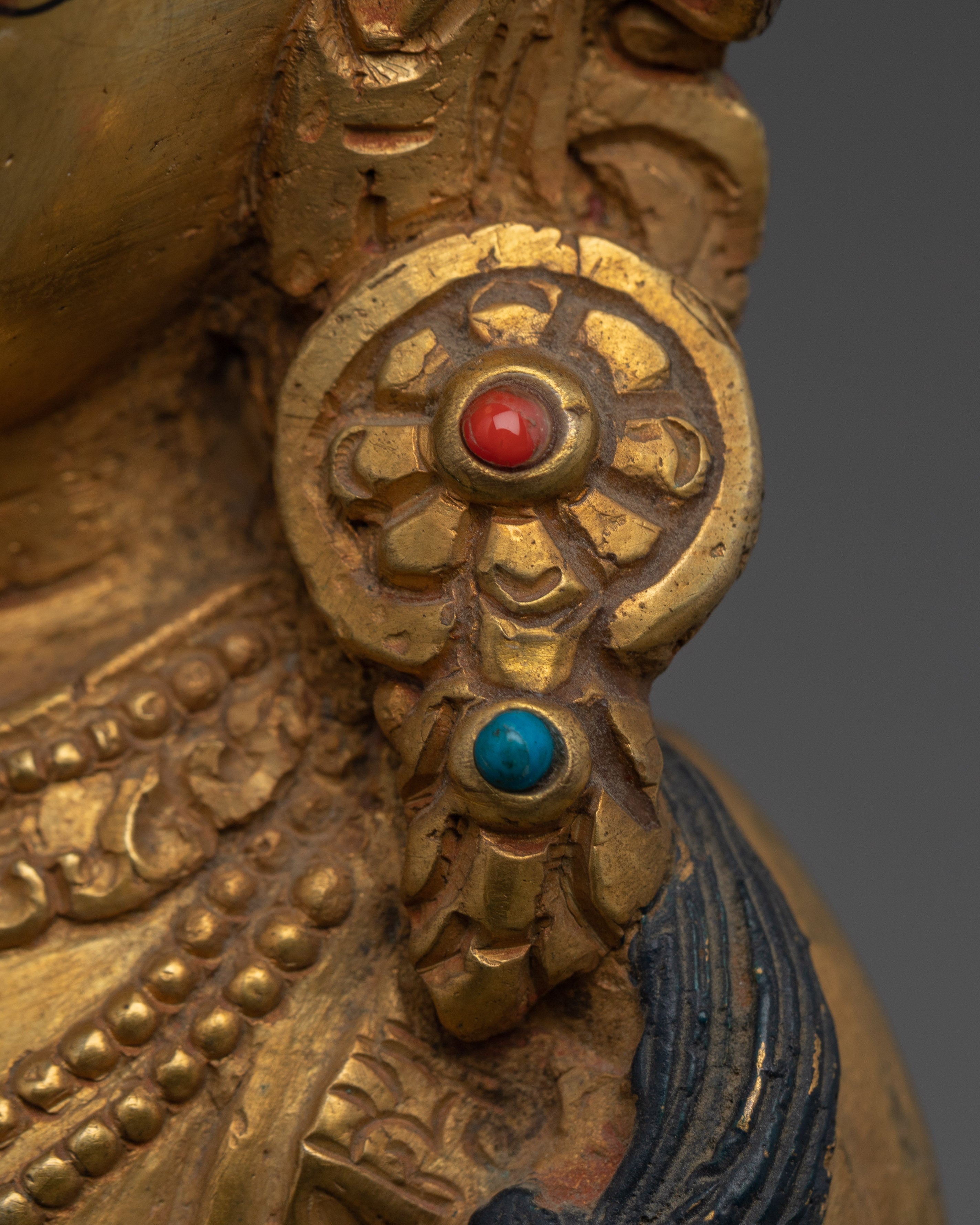 Mitrugpa Himalayan Statue: Akshobhya Buddha Artwork