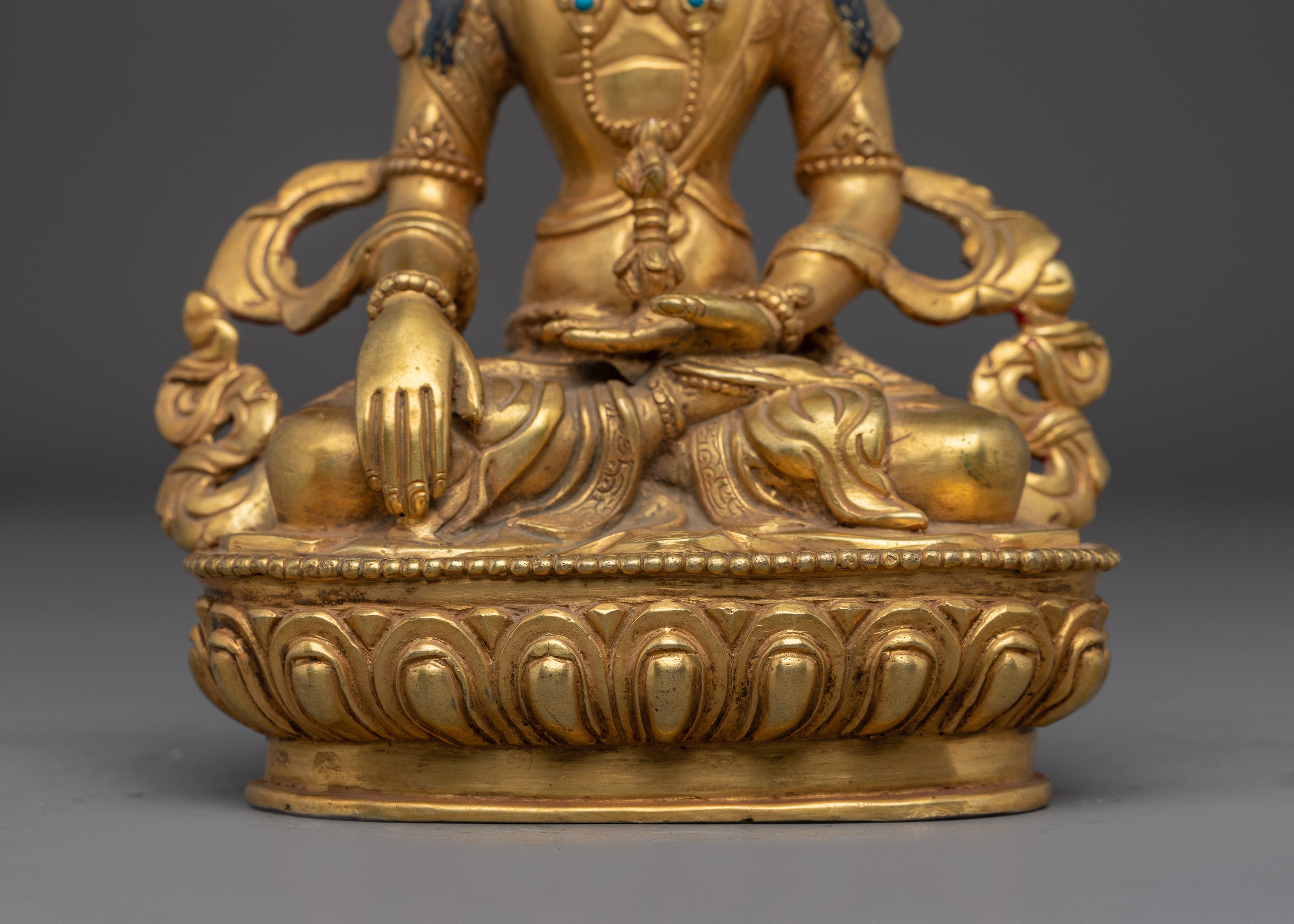 Mitrugpa Himalayan Statue: Akshobhya Buddha Artwork